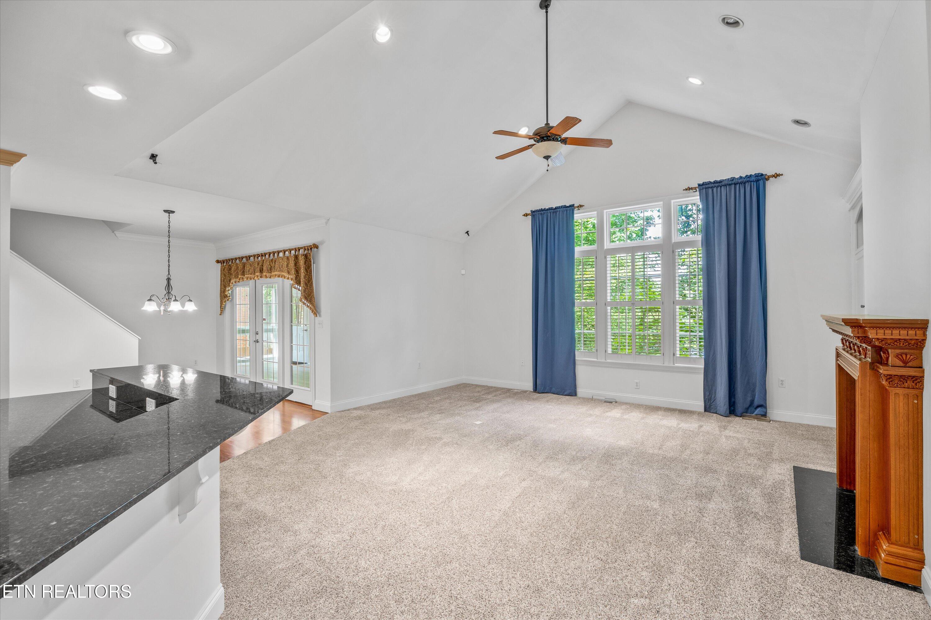 905 Vista Oaks Lane