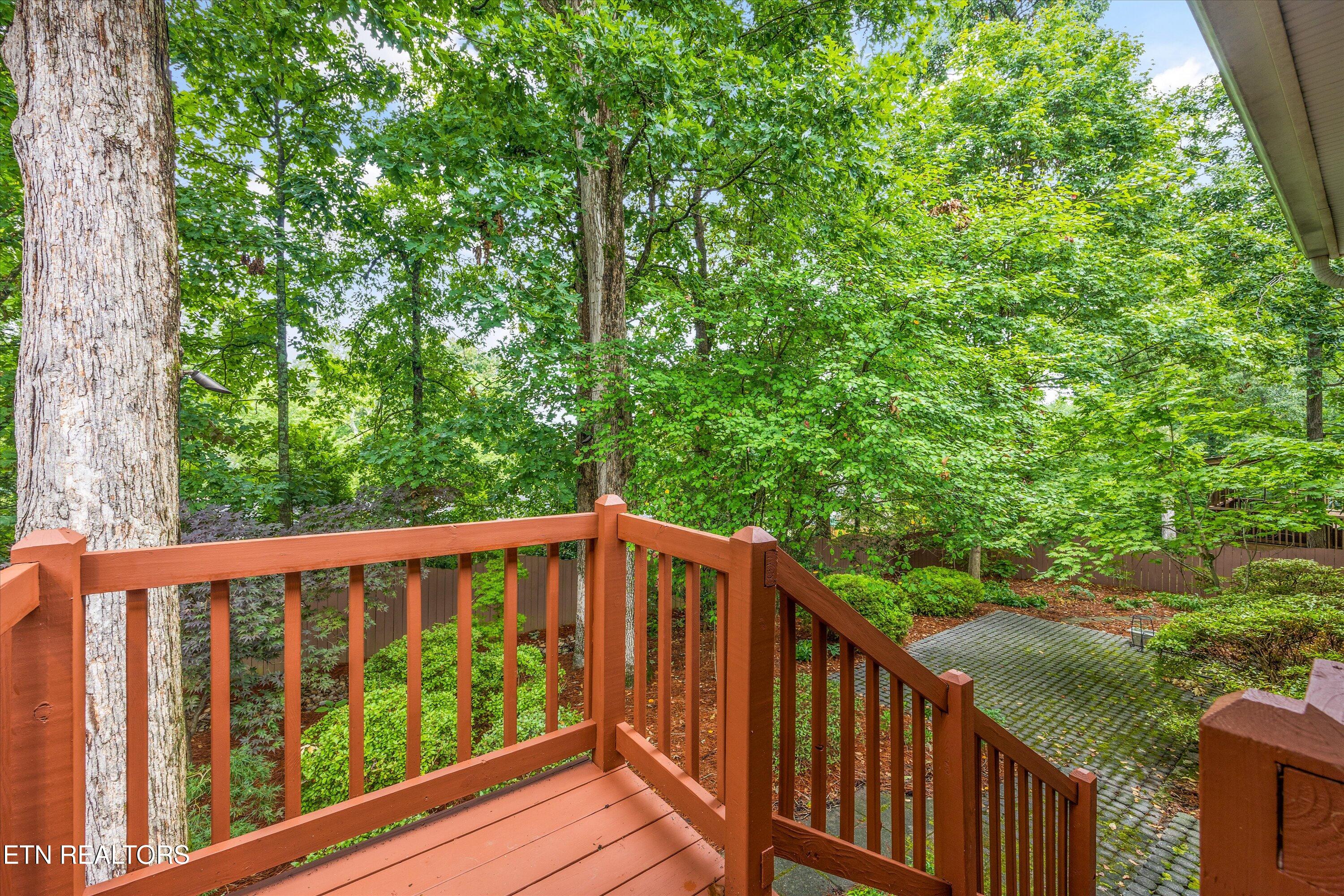 905 Vista Oaks Lane