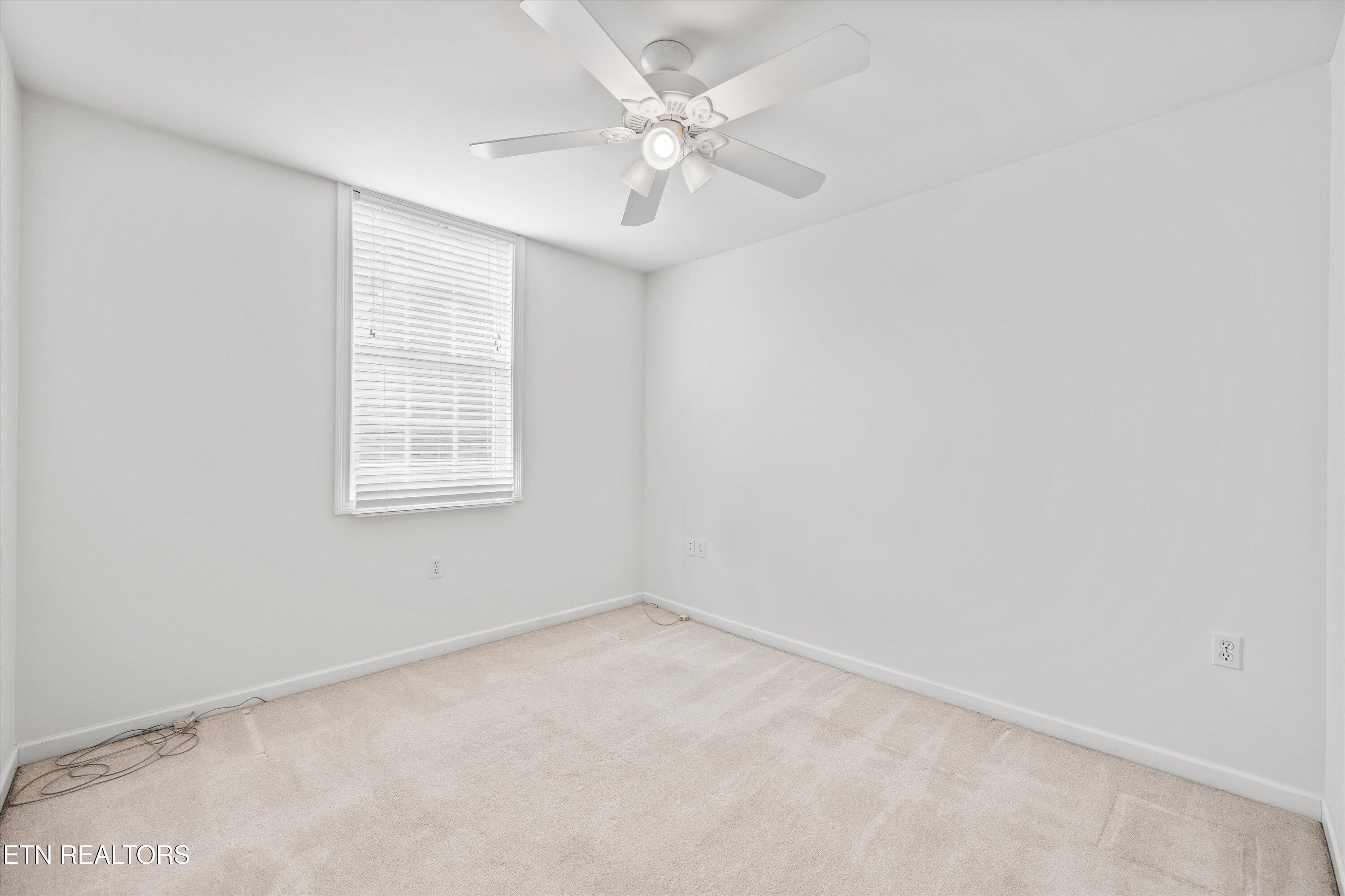 905 Vista Oaks Lane