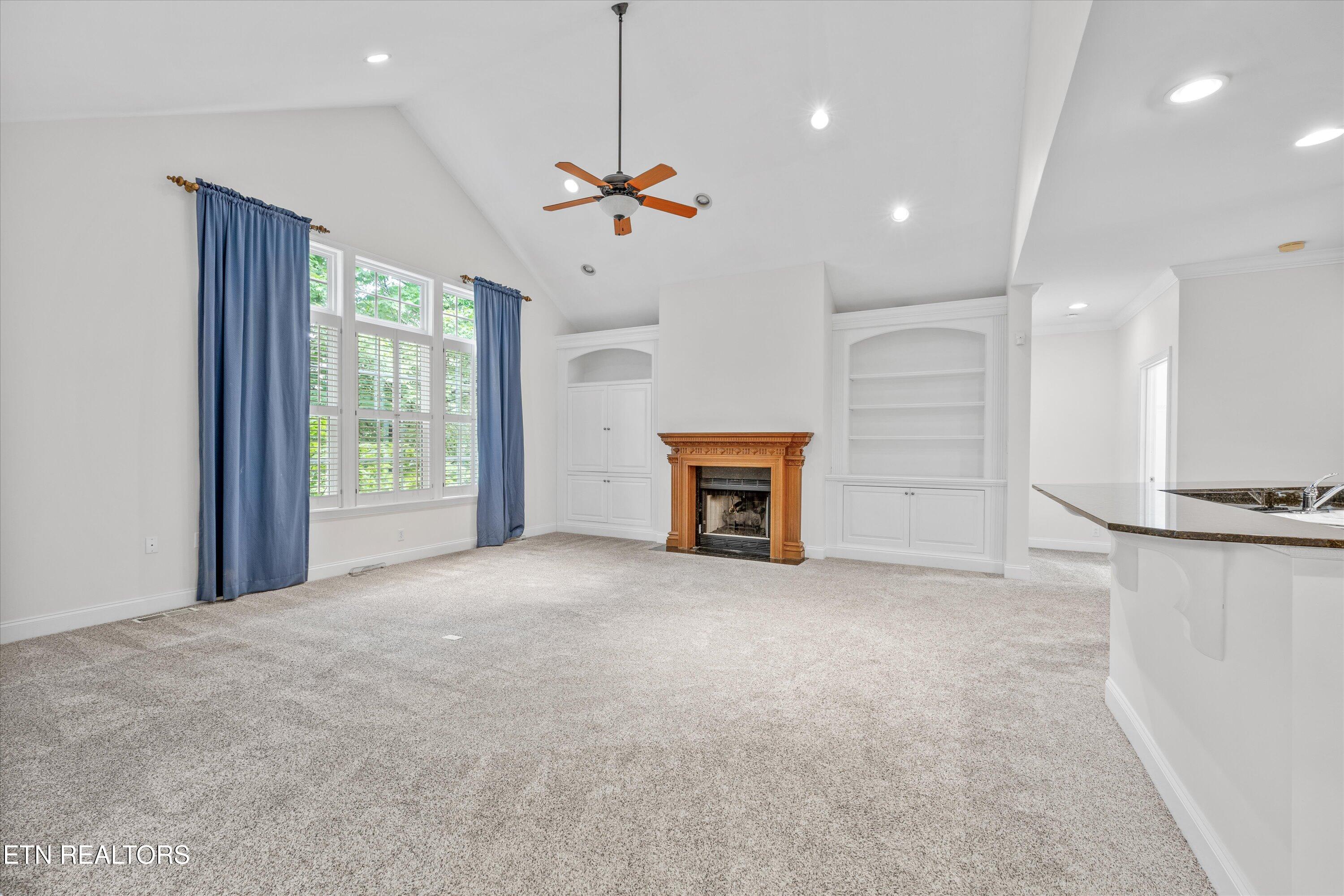 905 Vista Oaks Lane