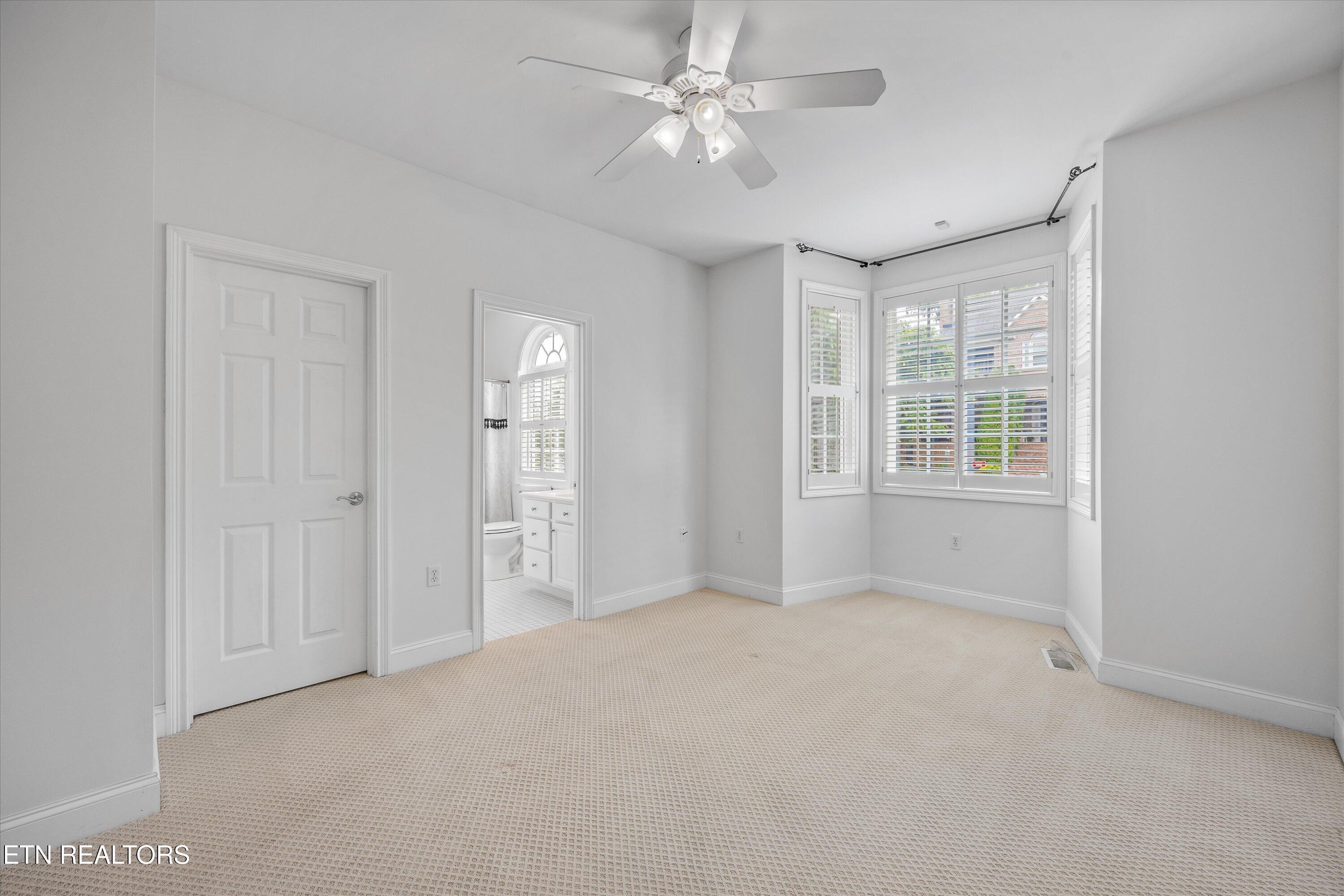 905 Vista Oaks Lane
