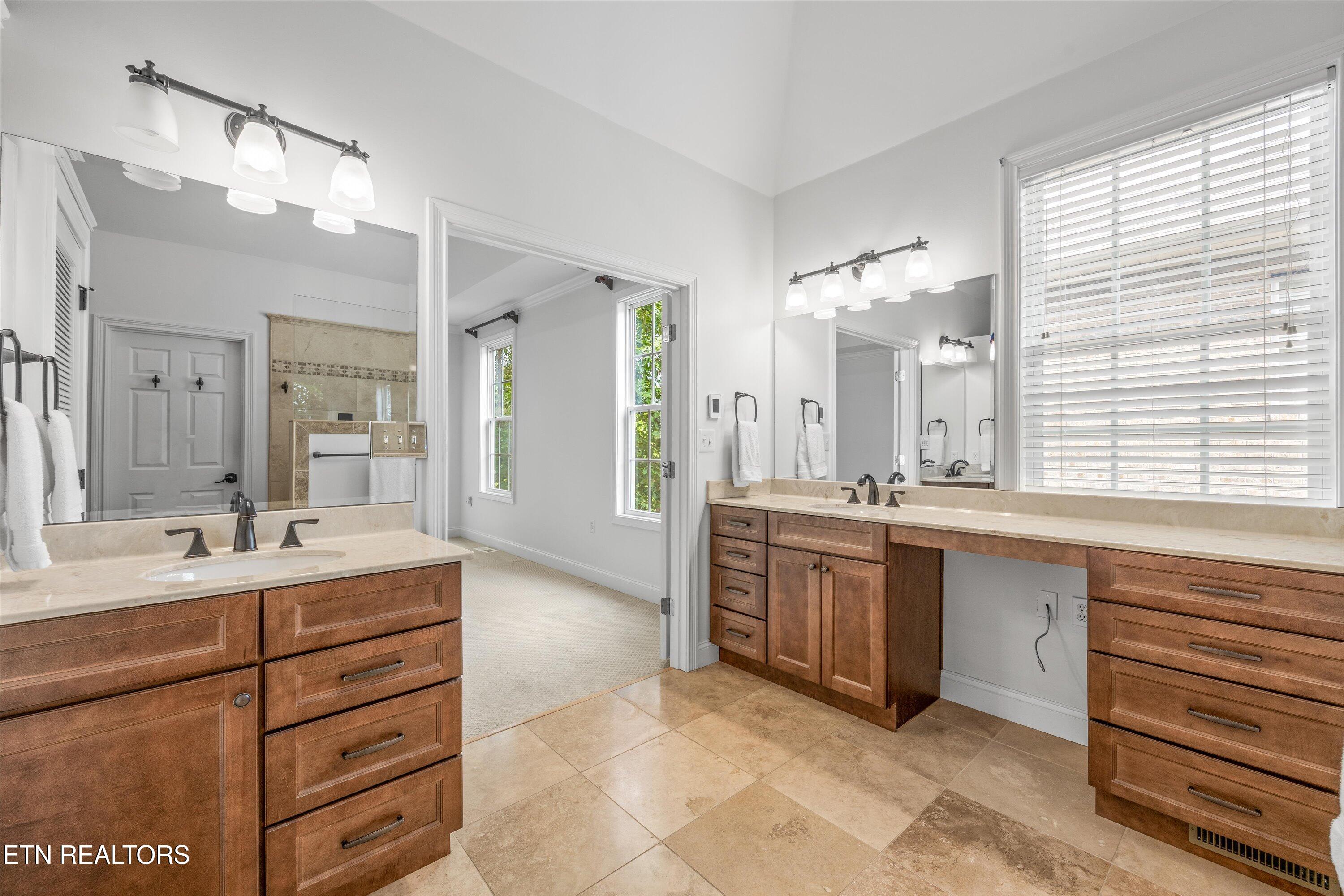 905 Vista Oaks Lane