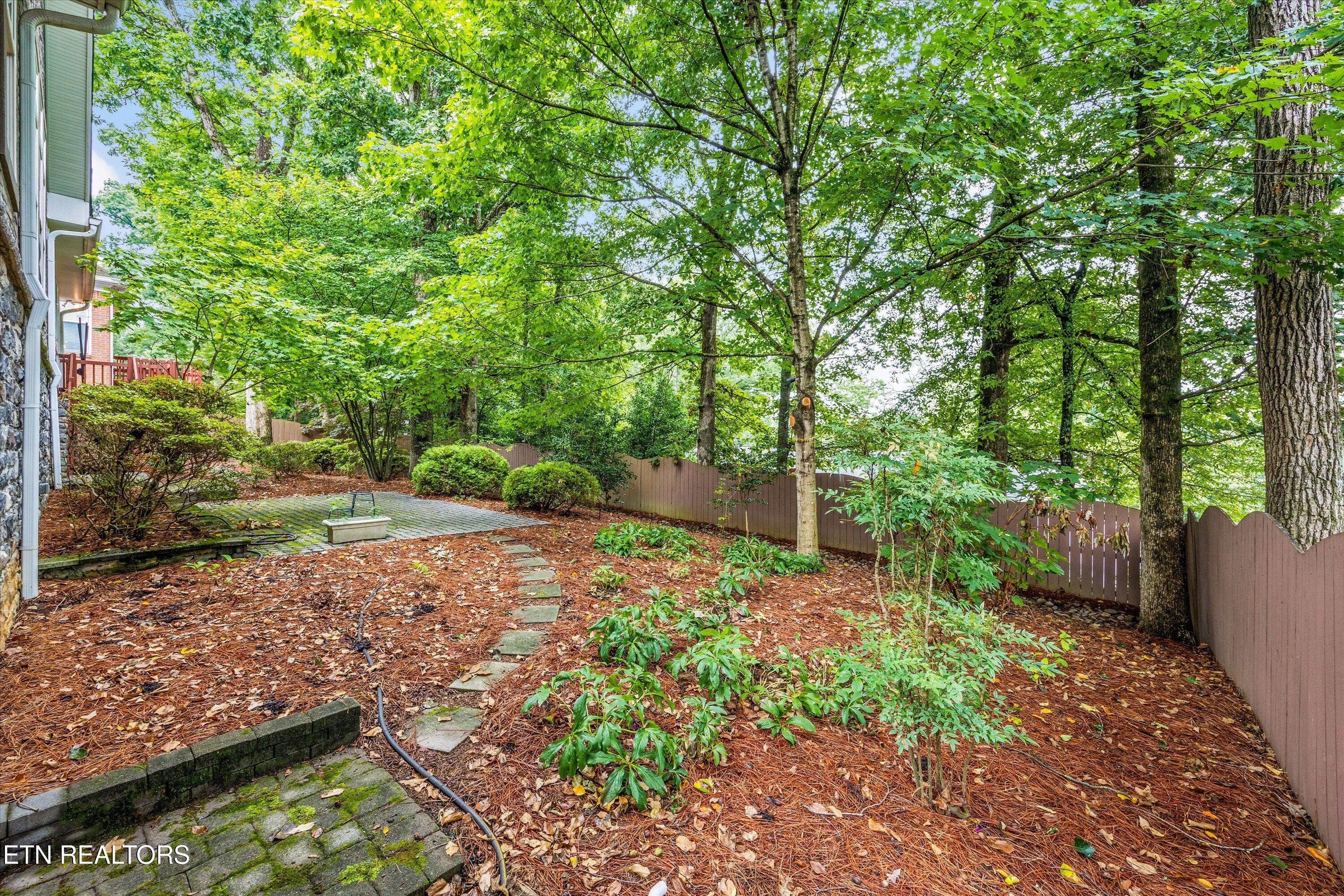 905 Vista Oaks Lane