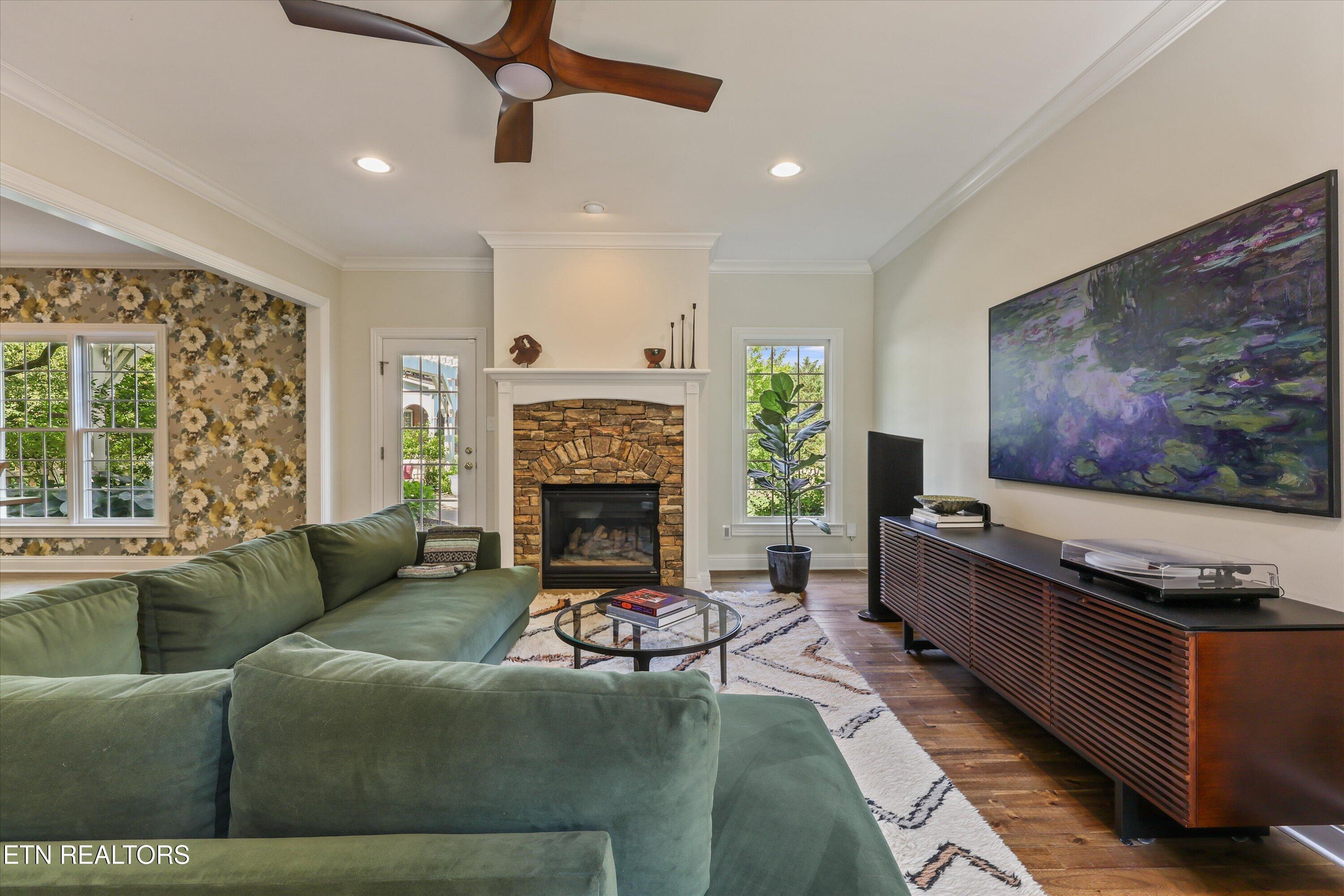 821 Vista Oaks Lane