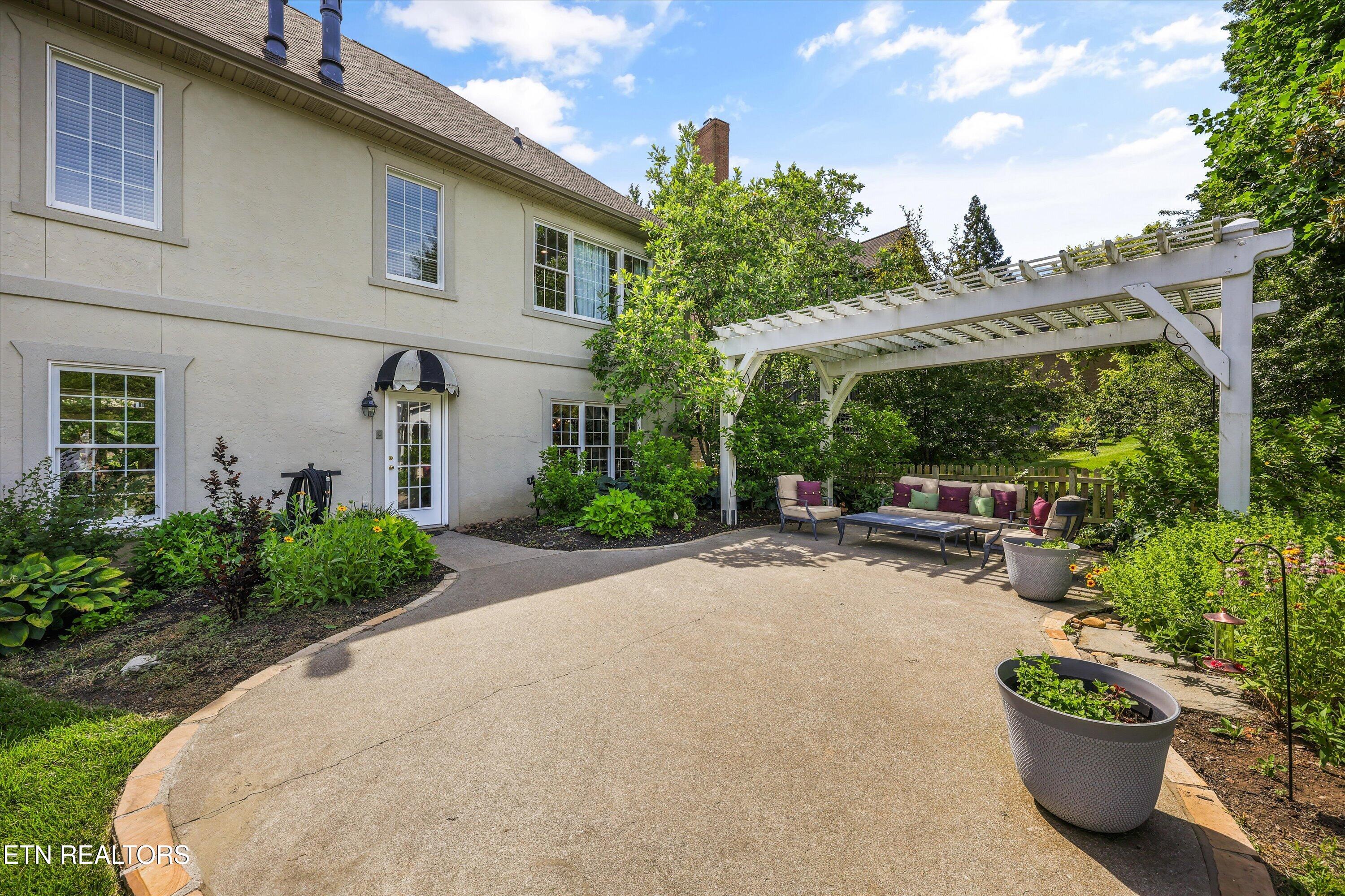 821 Vista Oaks Lane