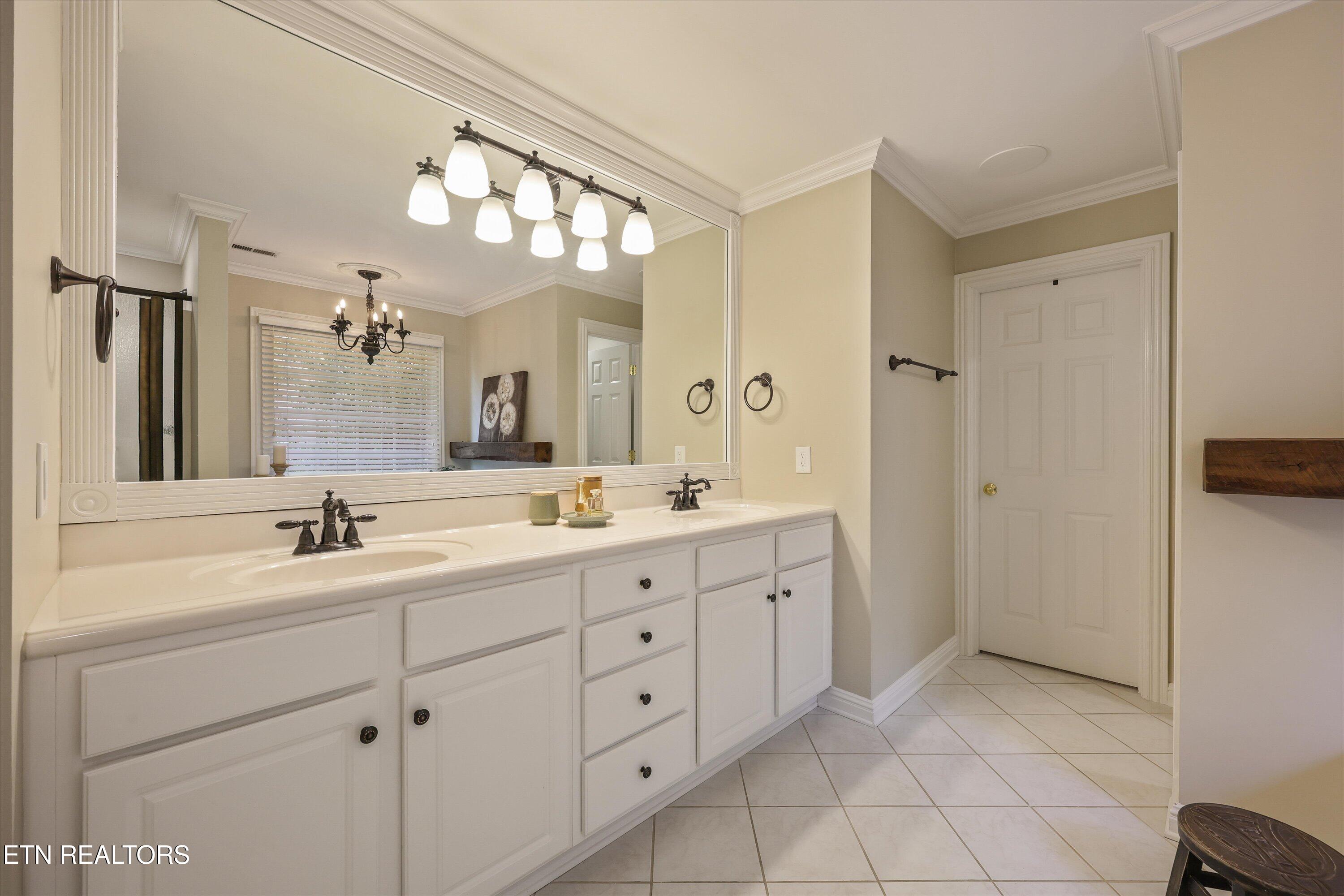 821 Vista Oaks Lane