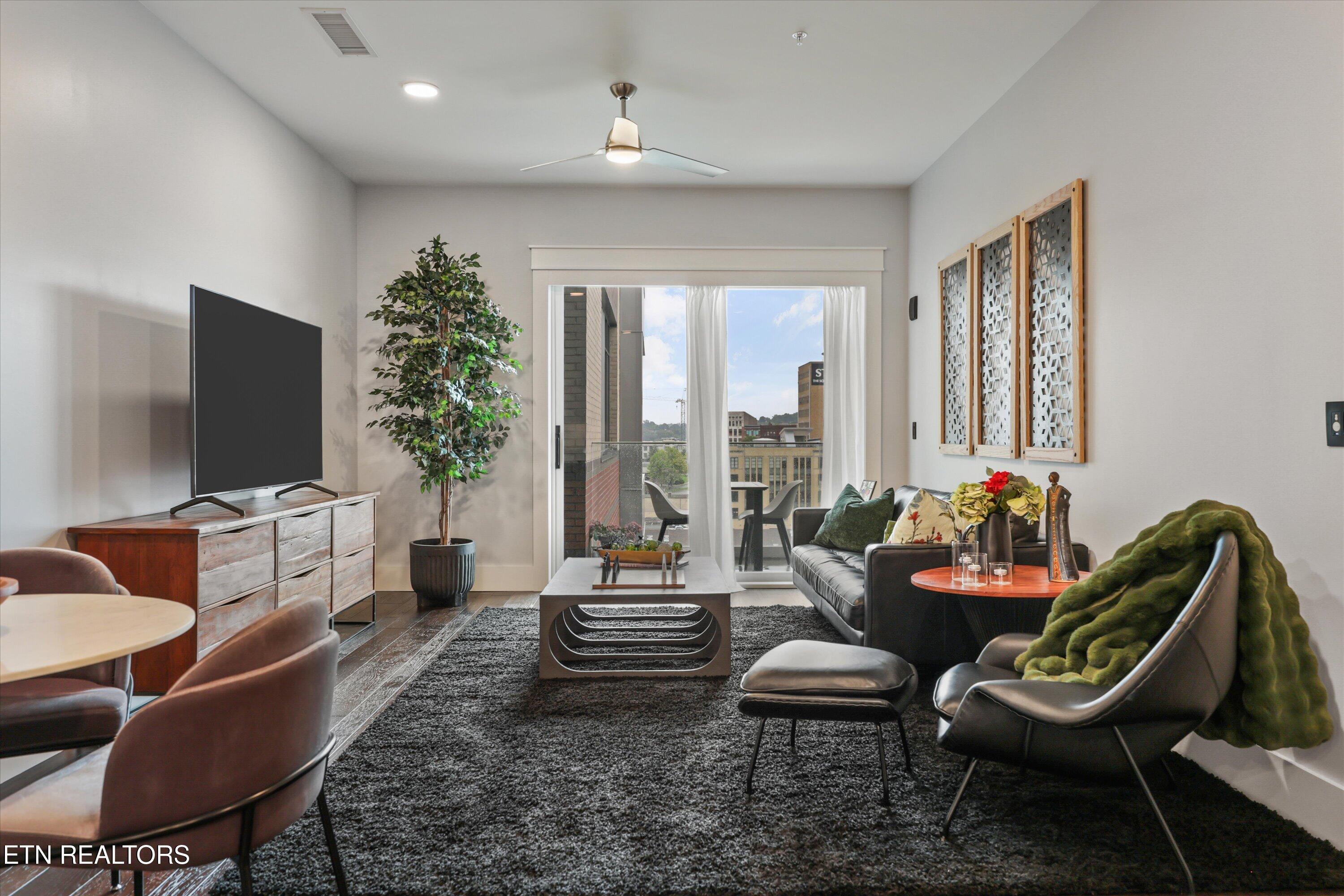 333 W Depot Ave 602