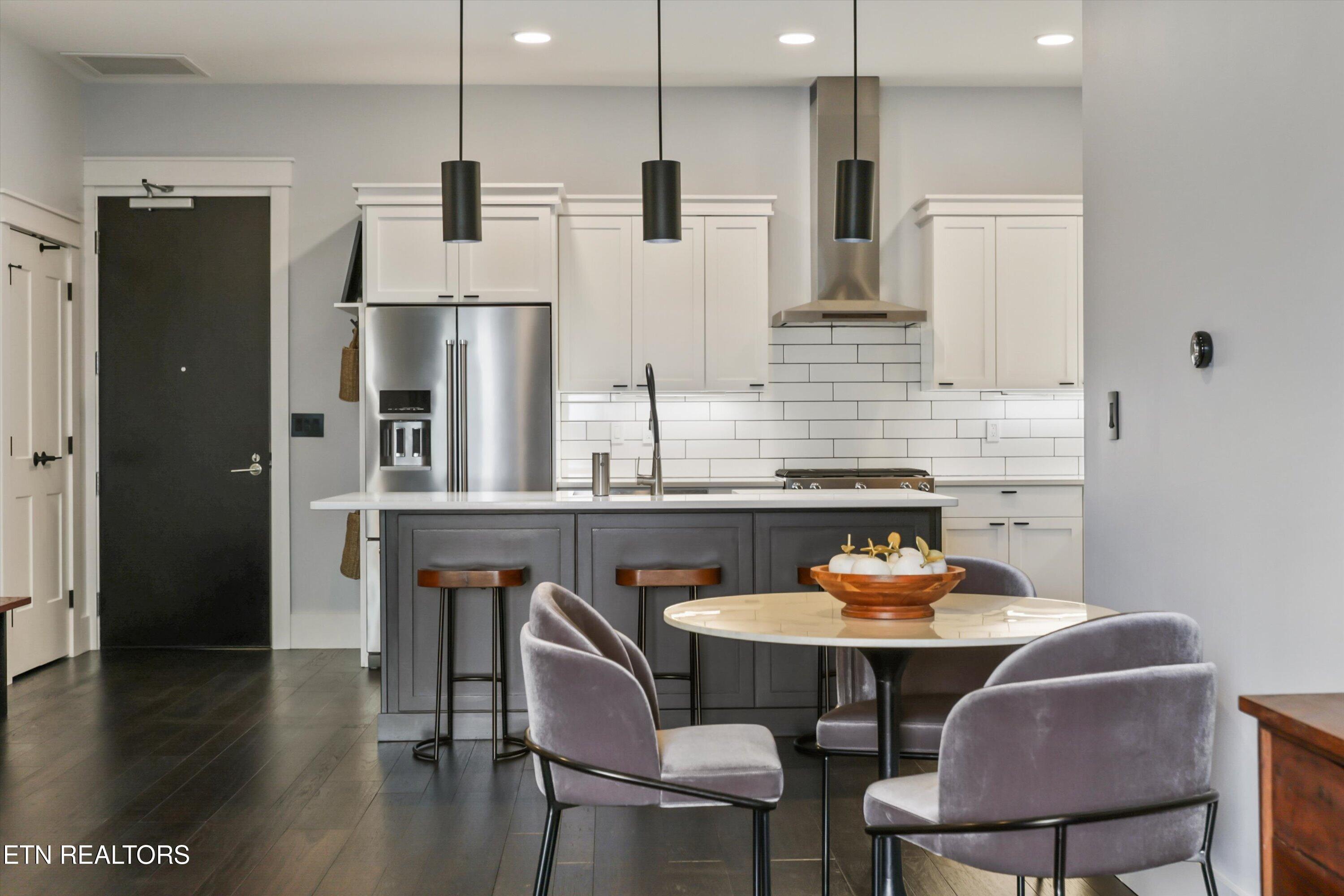 333 W Depot Ave 602
