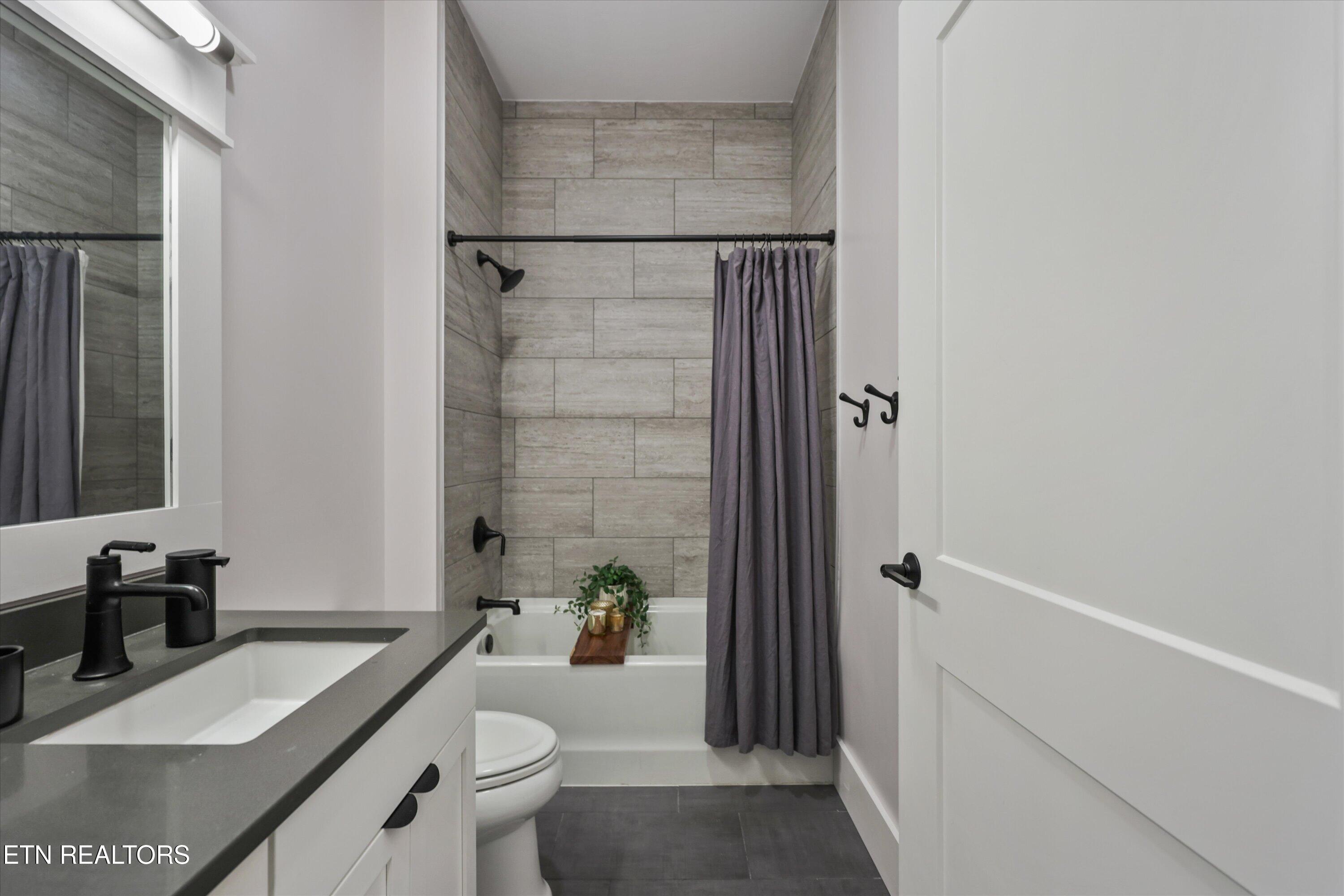 333 W Depot Ave 602