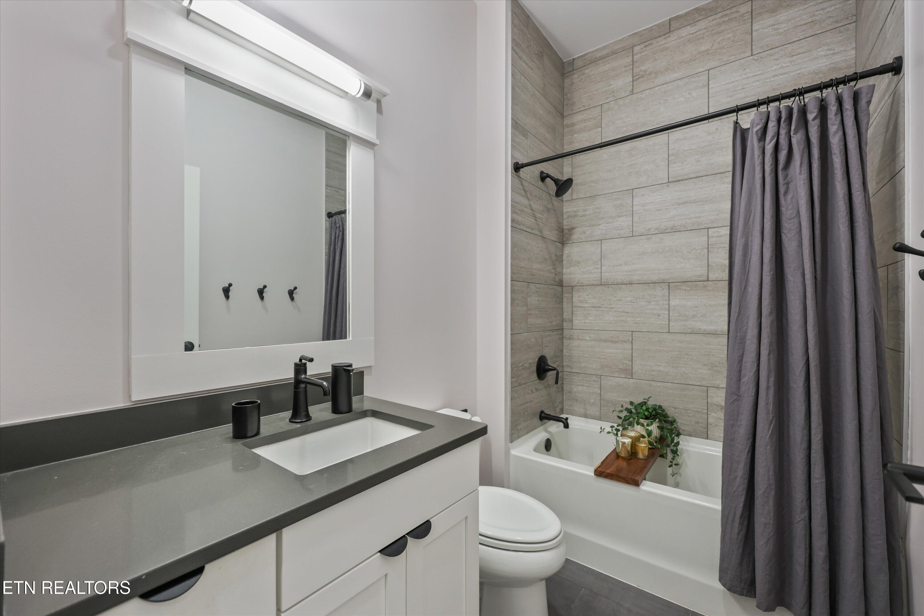 333 W Depot Ave 602