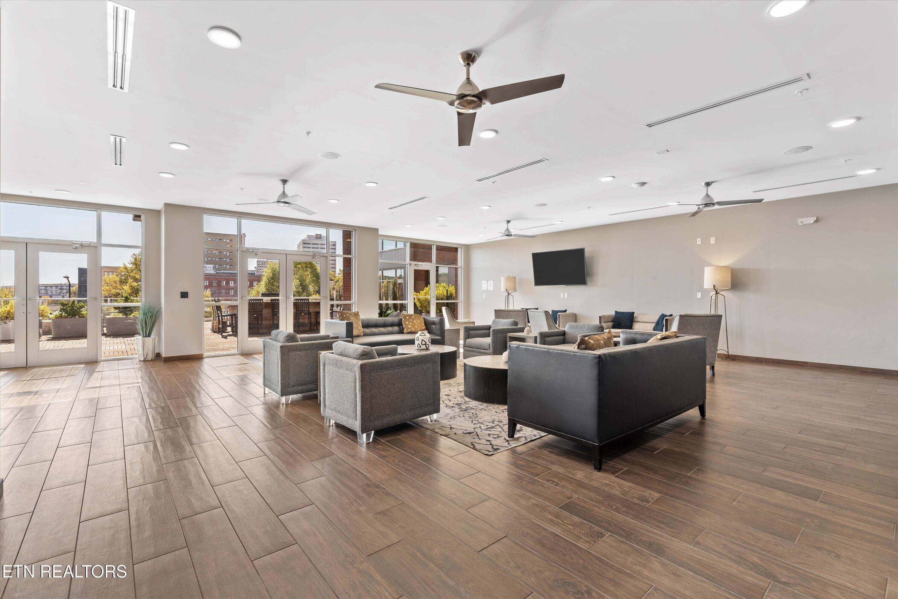 333 W Depot Ave 602