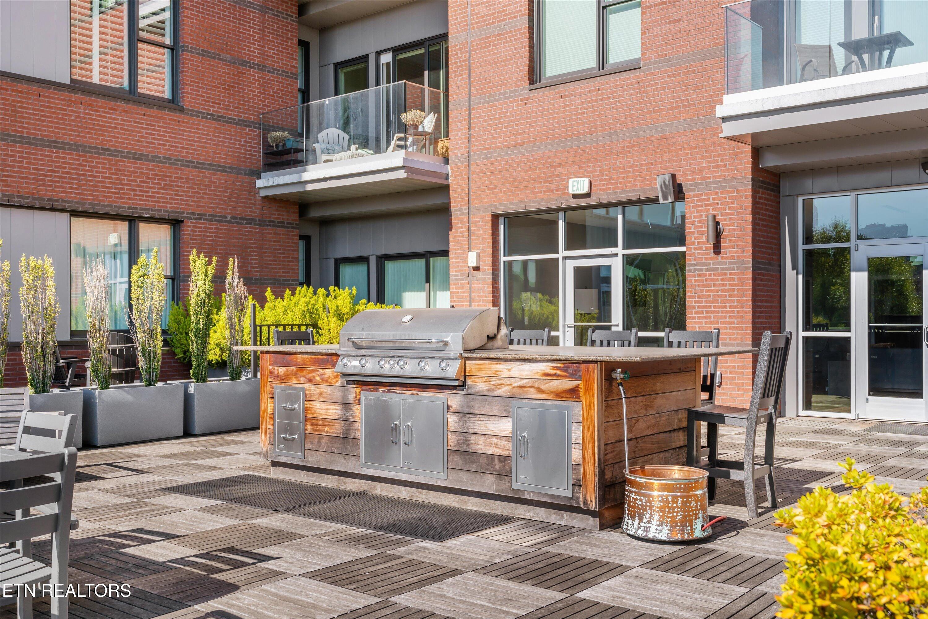 333 W Depot Ave 602