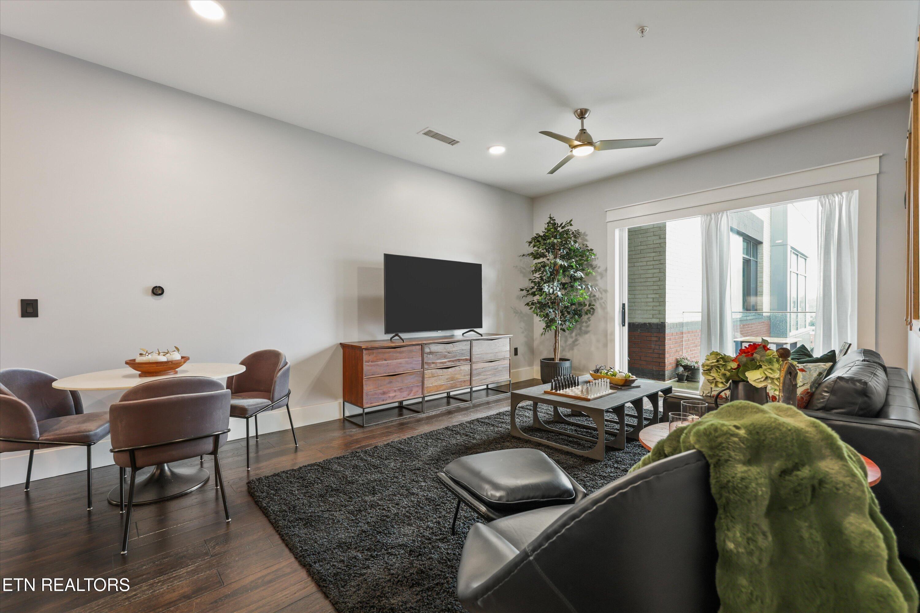 333 W Depot Ave 602