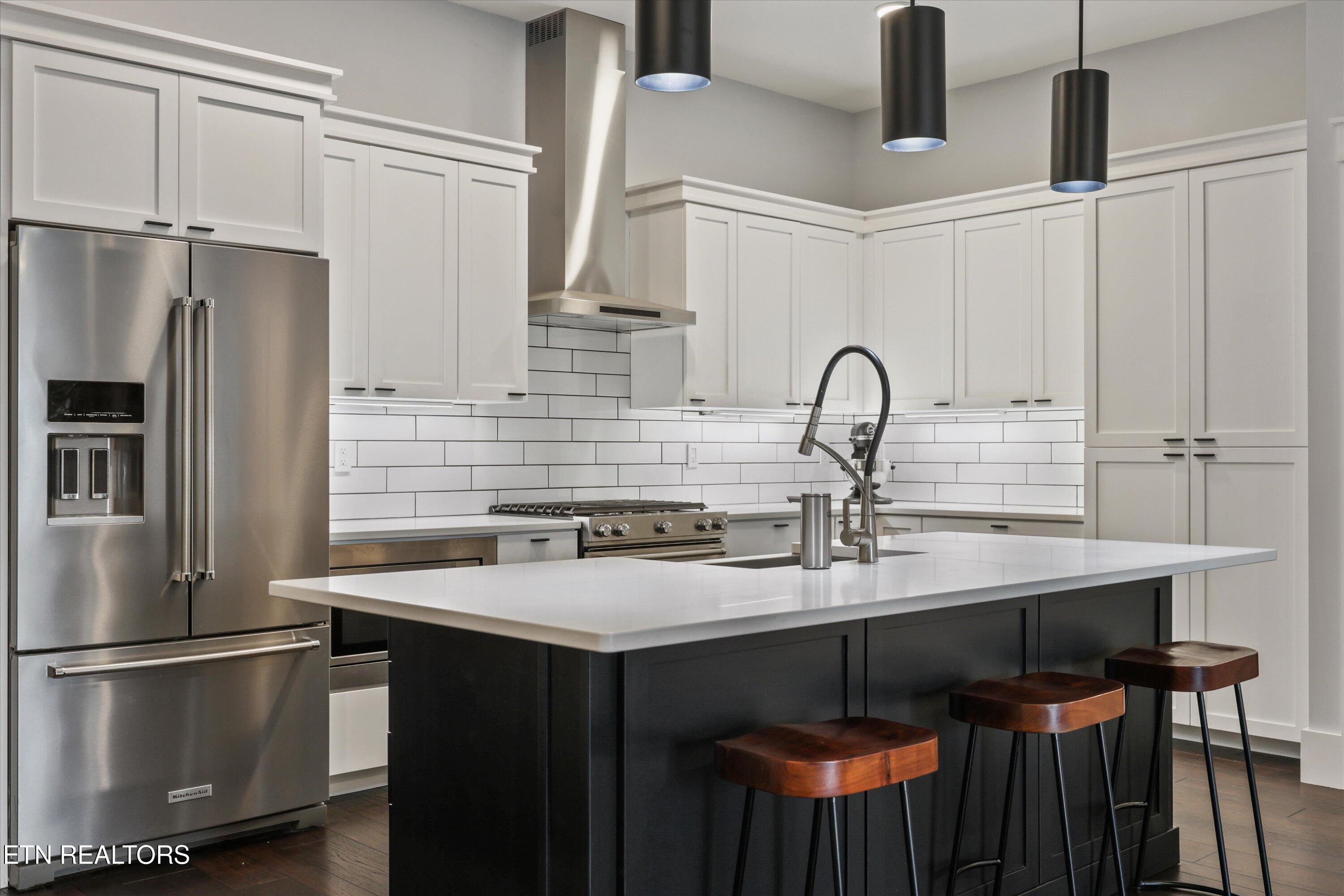 333 W Depot Ave 602