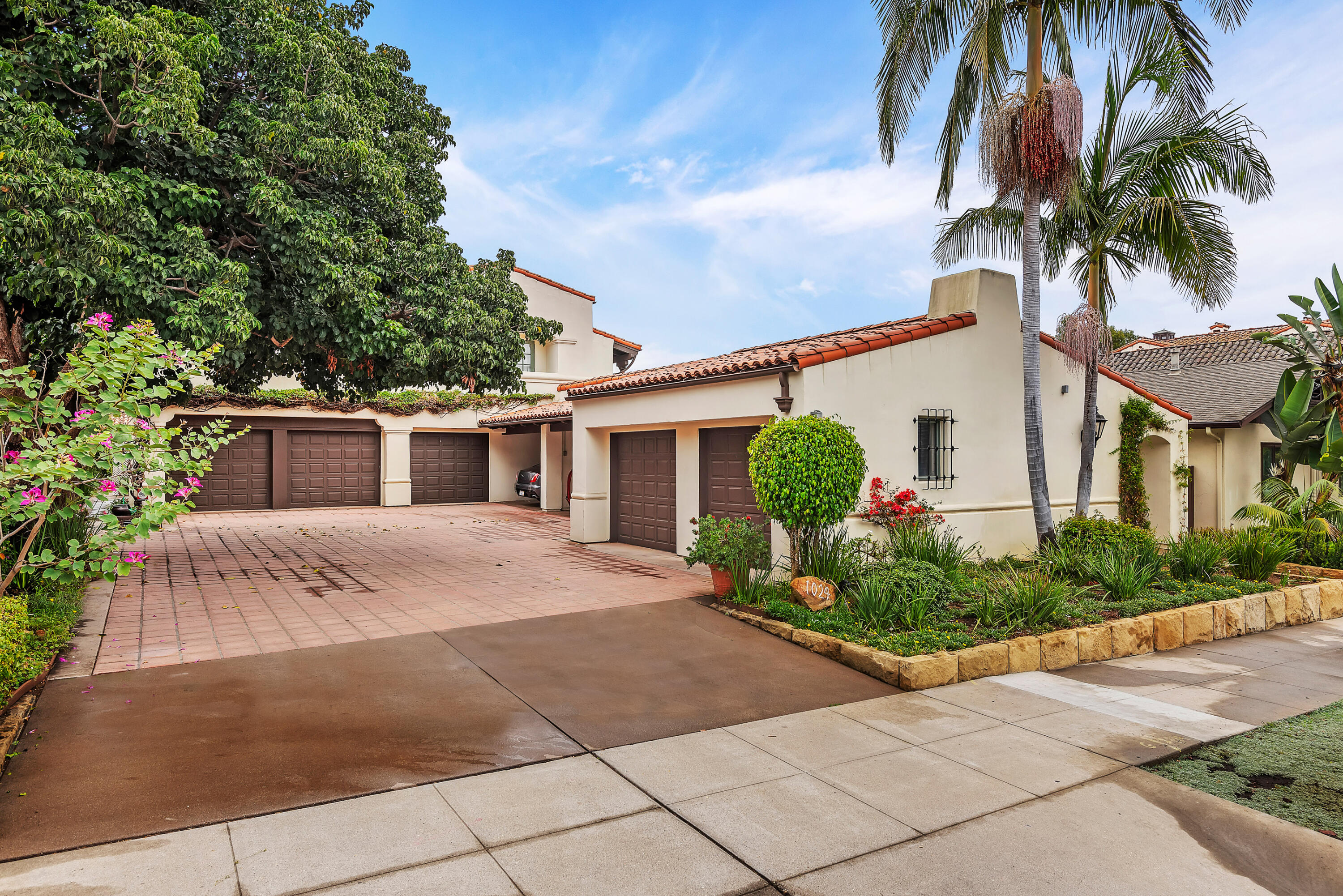1024 Garden Street, 4