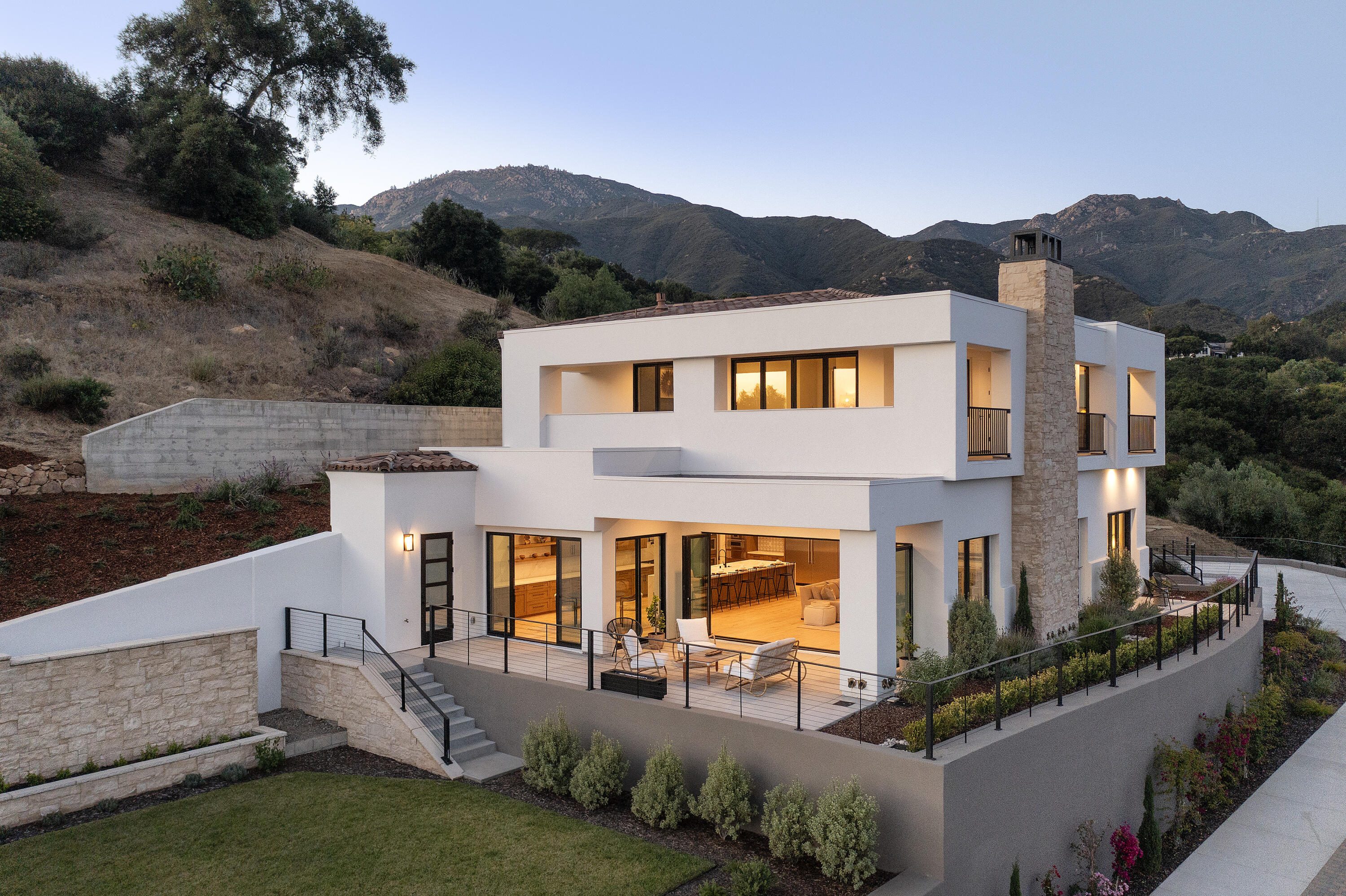 2082 Las Canoas Road