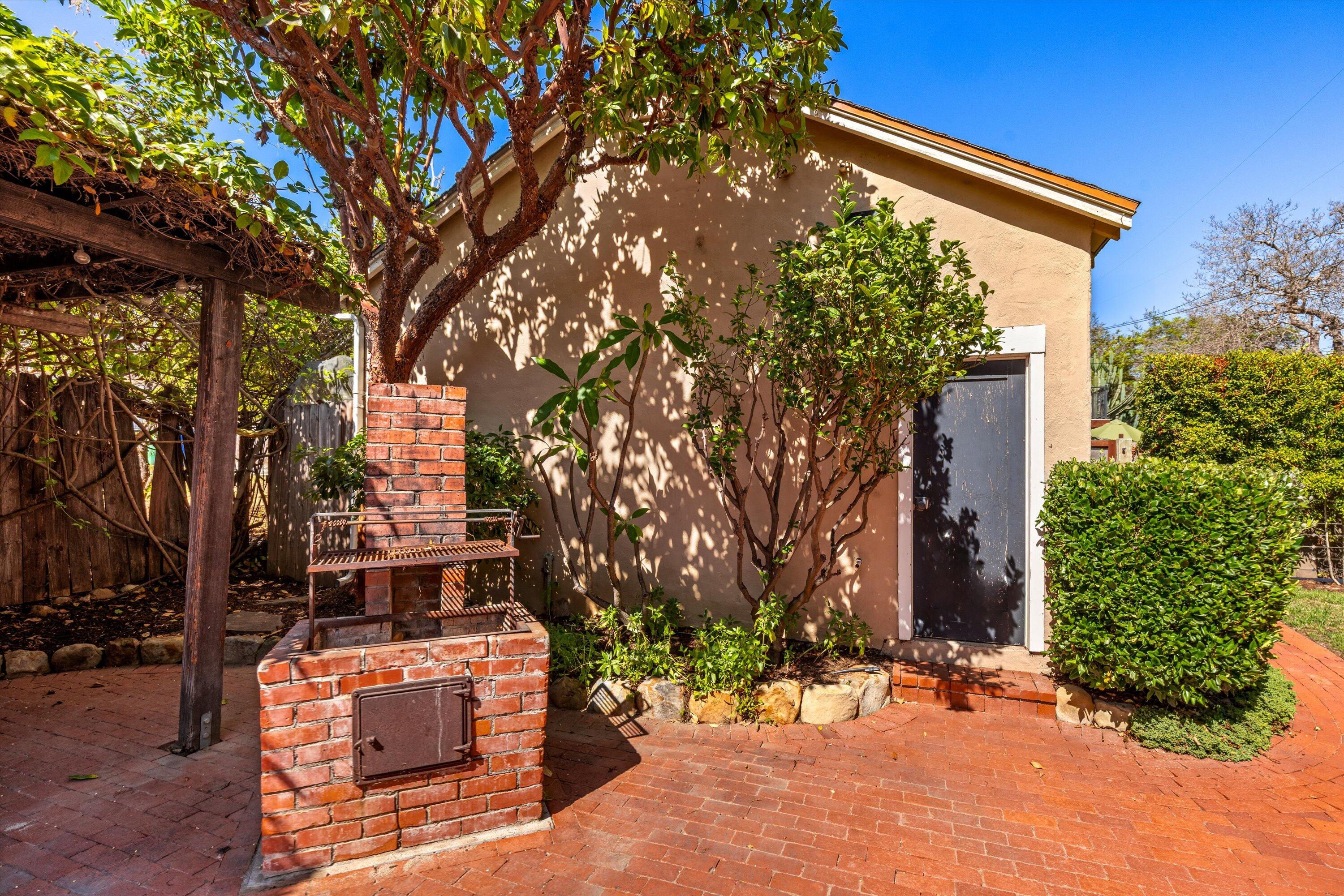 302 N Soledad Street