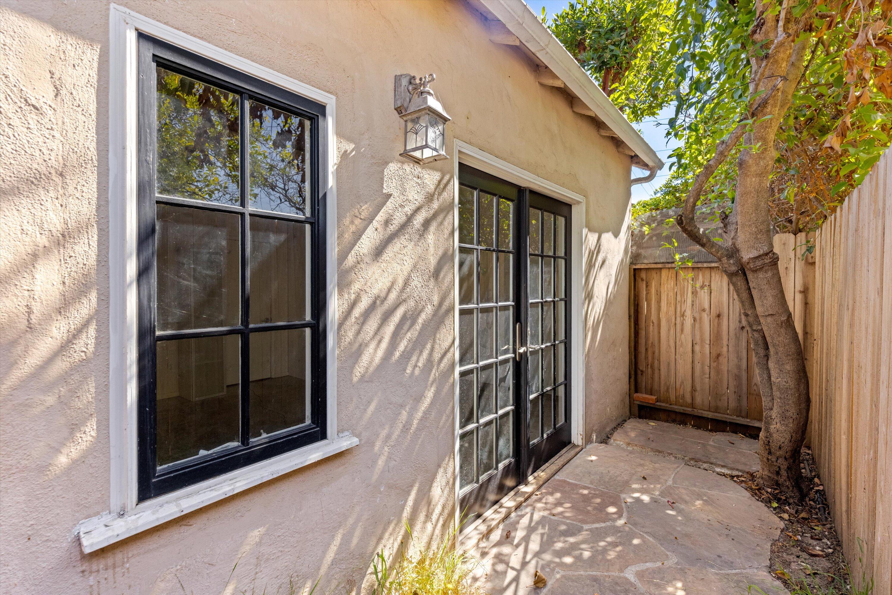 302 N Soledad Street