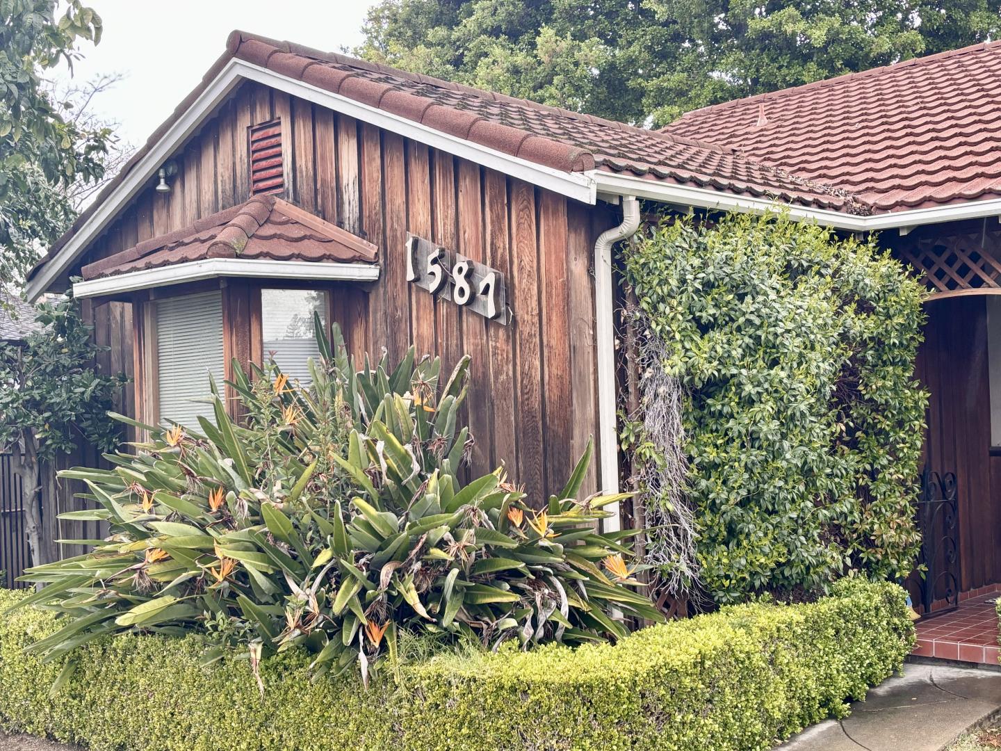 1587 De Anza WAY