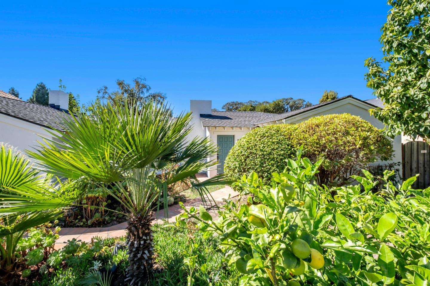 426 Clubhouse DR