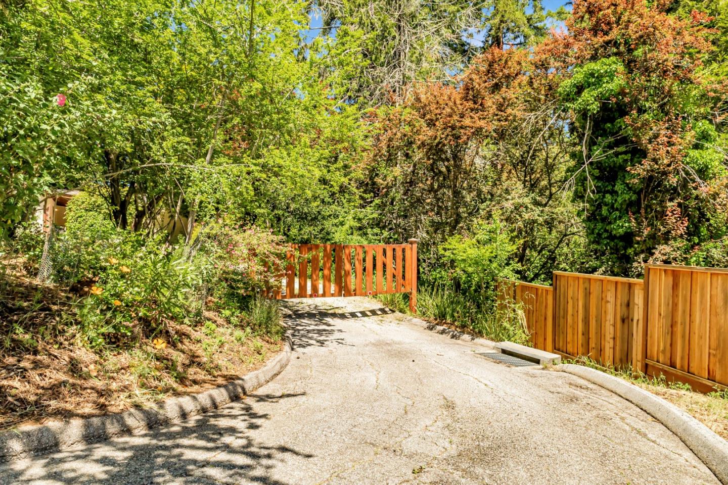 361 Moosehead DR