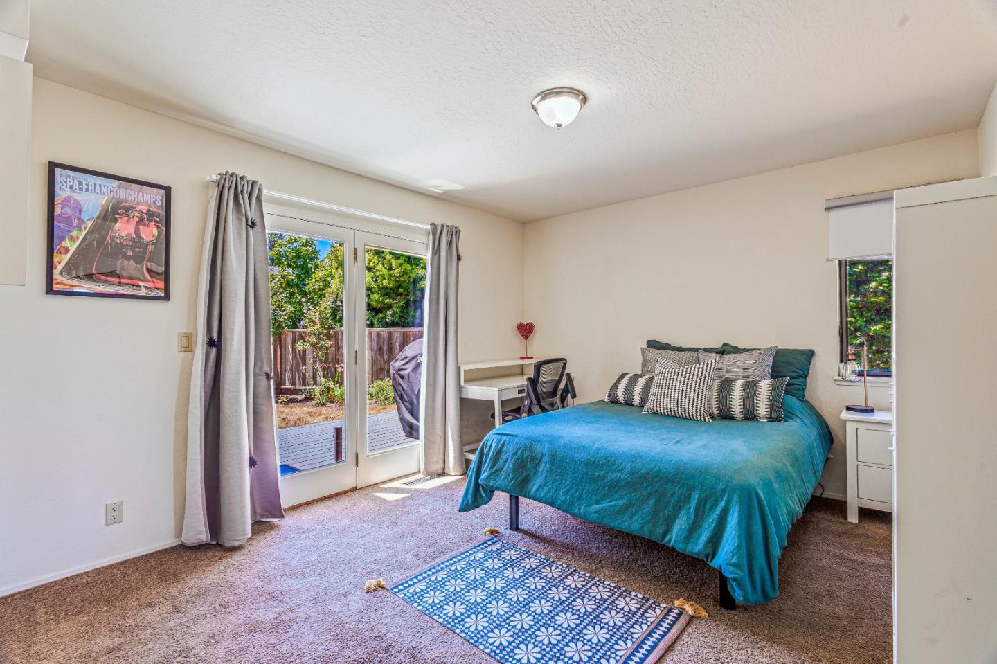 135 Seabreeze PL