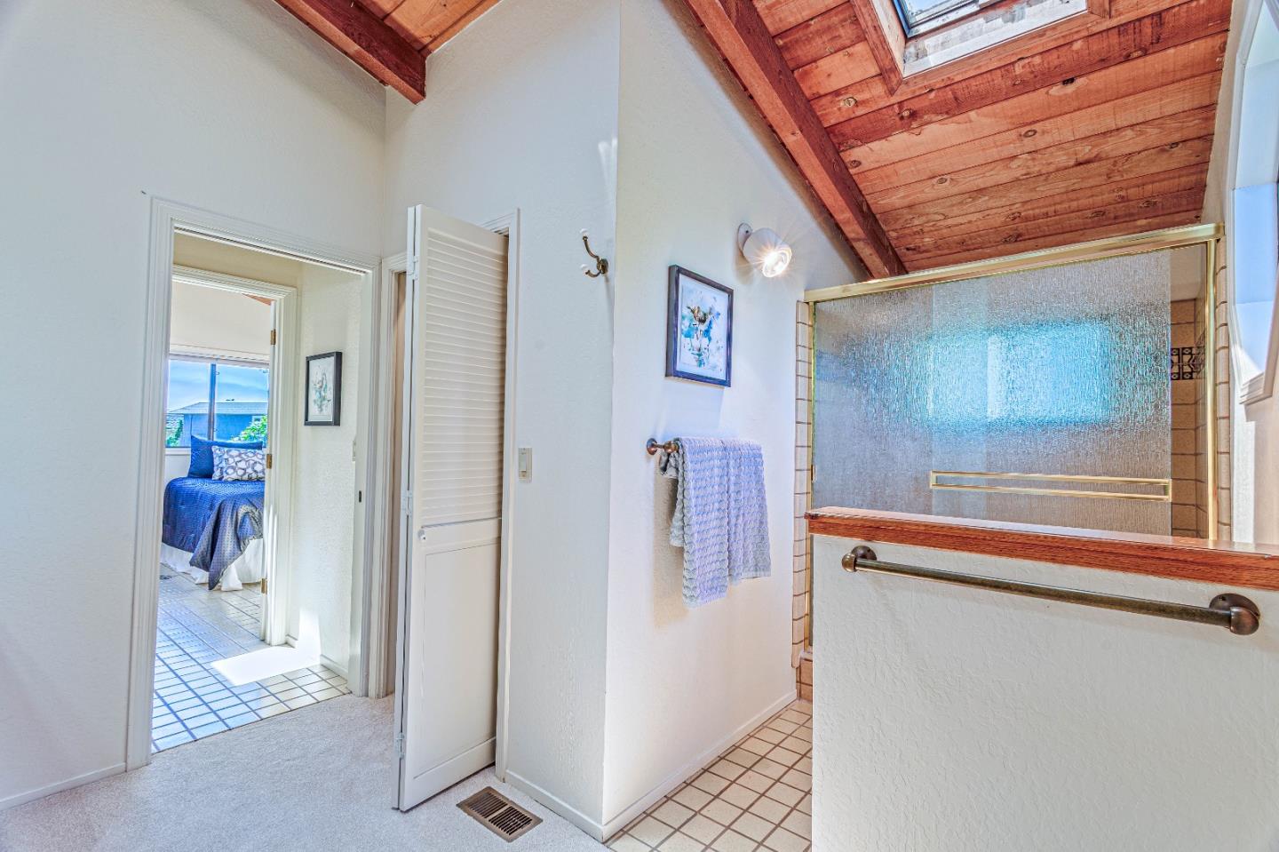 135 Seabreeze PL
