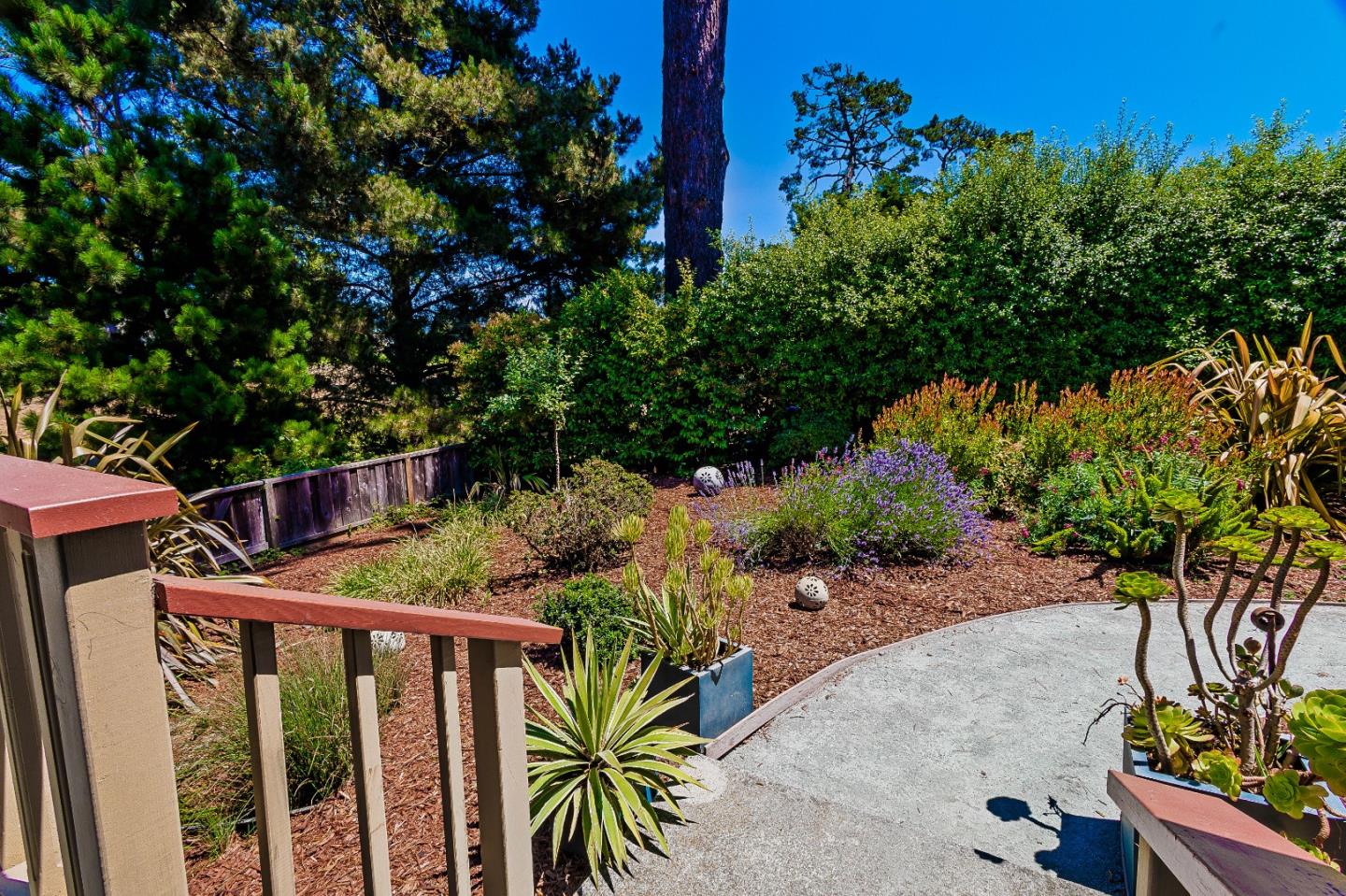 135 Seabreeze PL