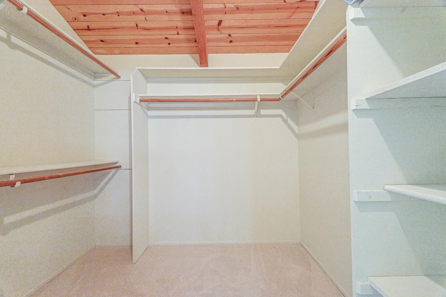 135 Seabreeze PL