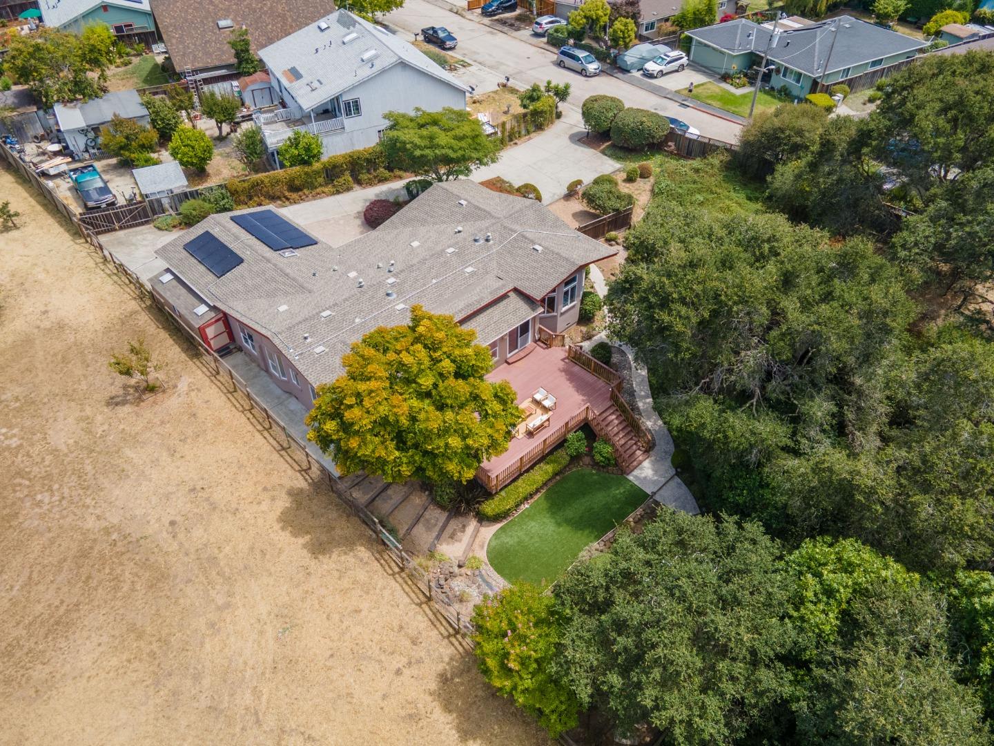 3210 Churnside LN