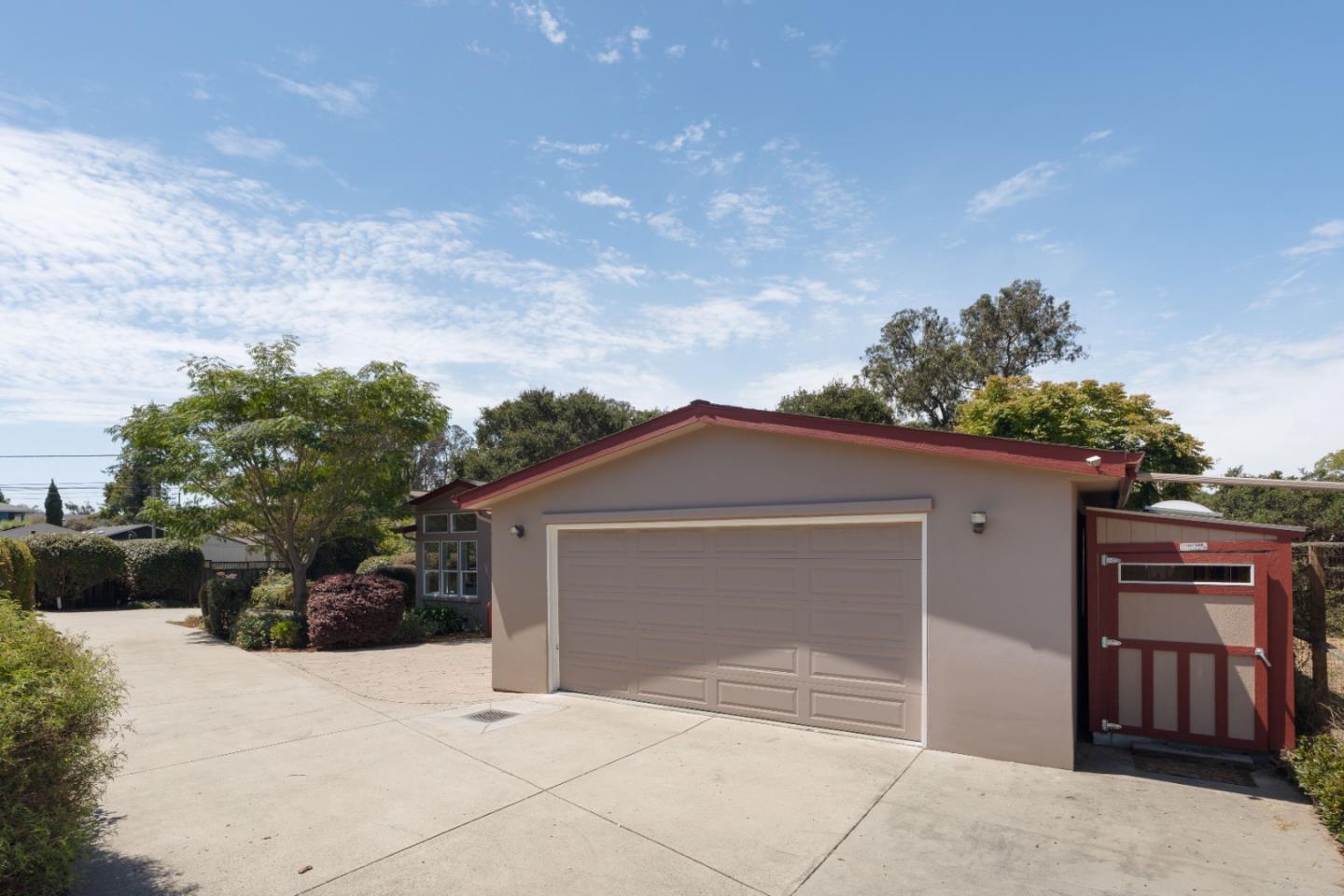 3210 Churnside LN