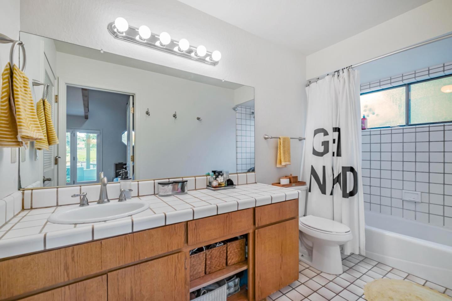 135 Seabreeze PL