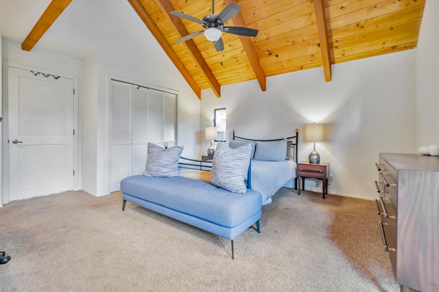 135 Seabreeze PL
