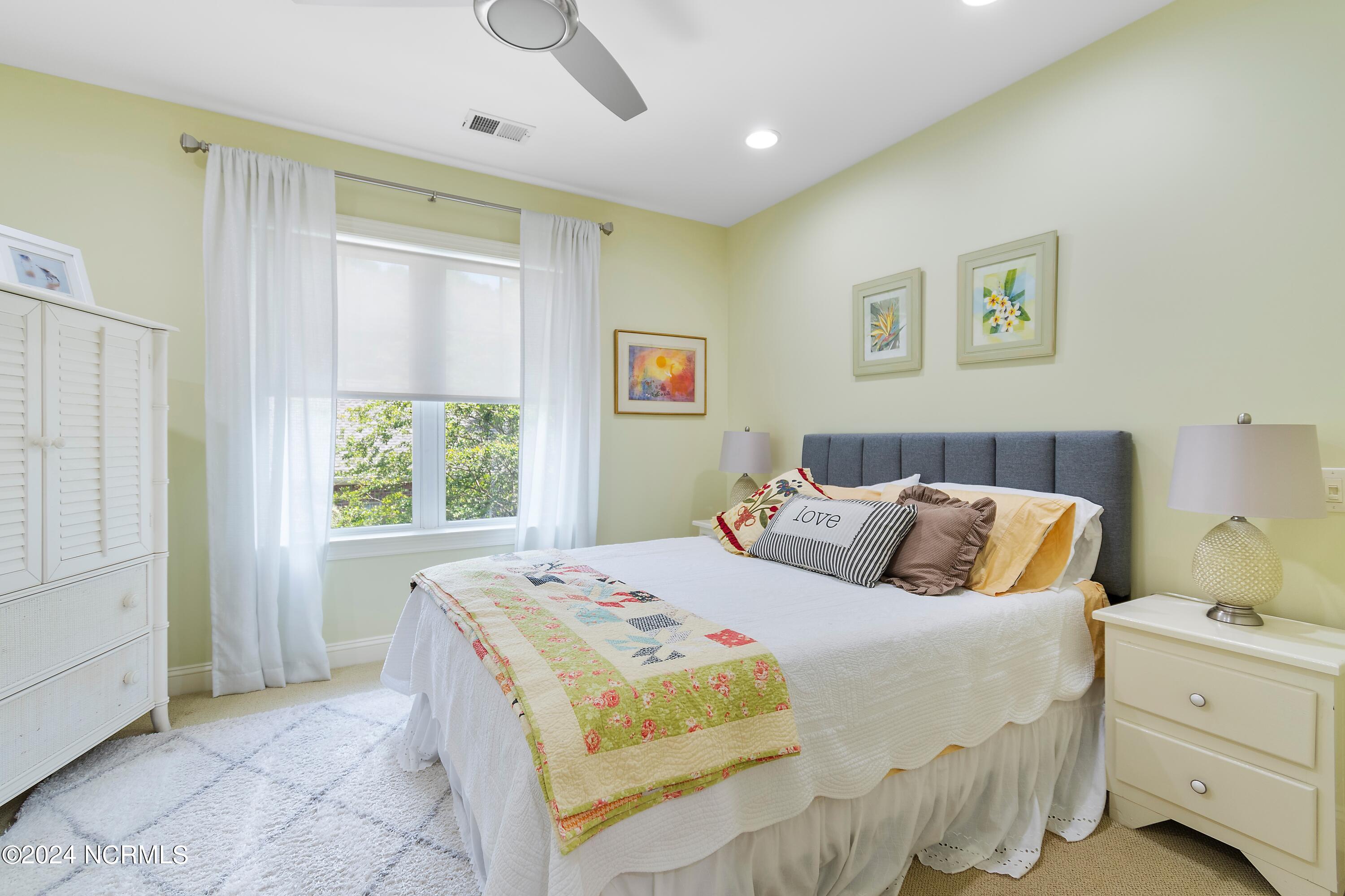 1257 Harbour Gate South SW