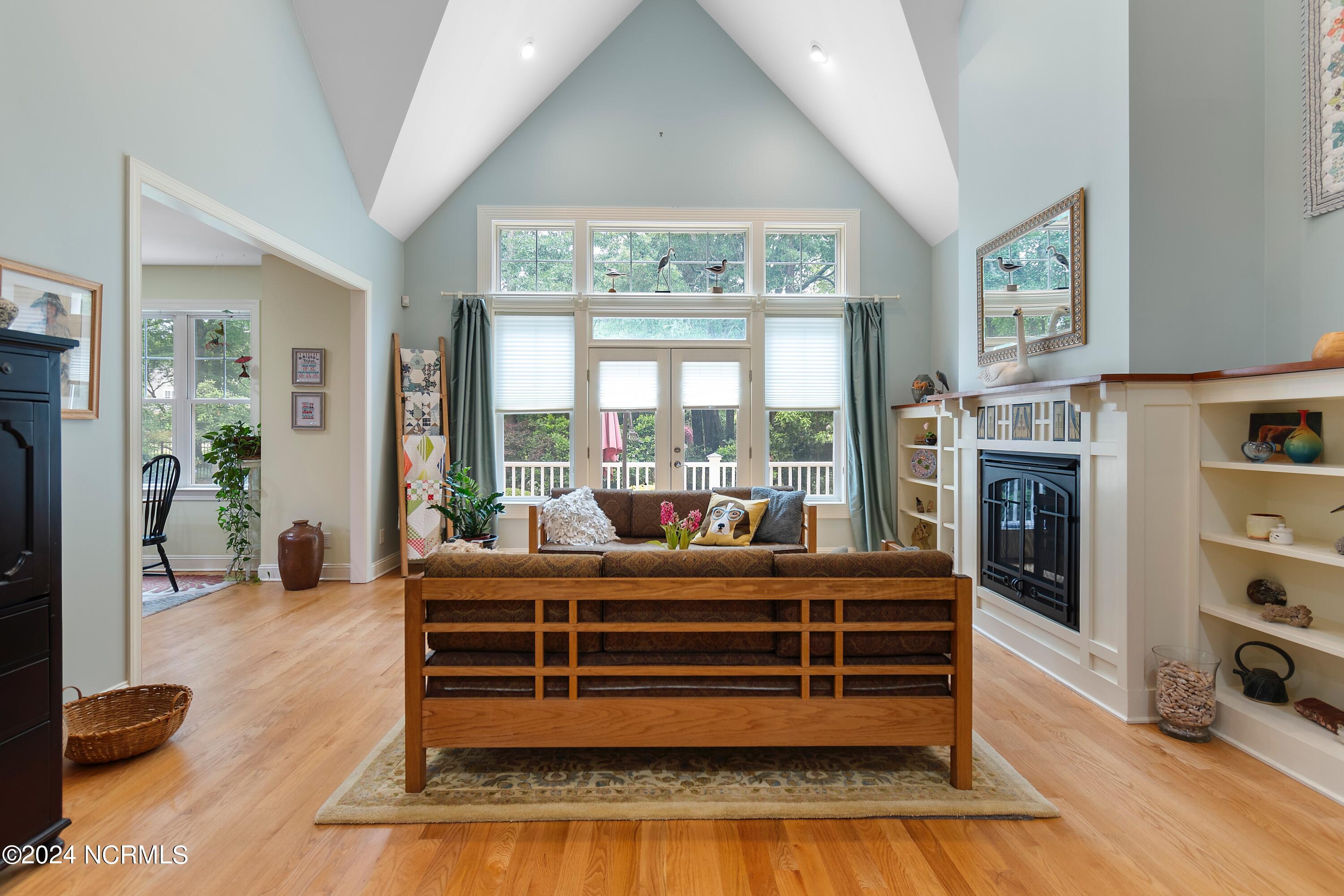 1257 Harbour Gate South SW