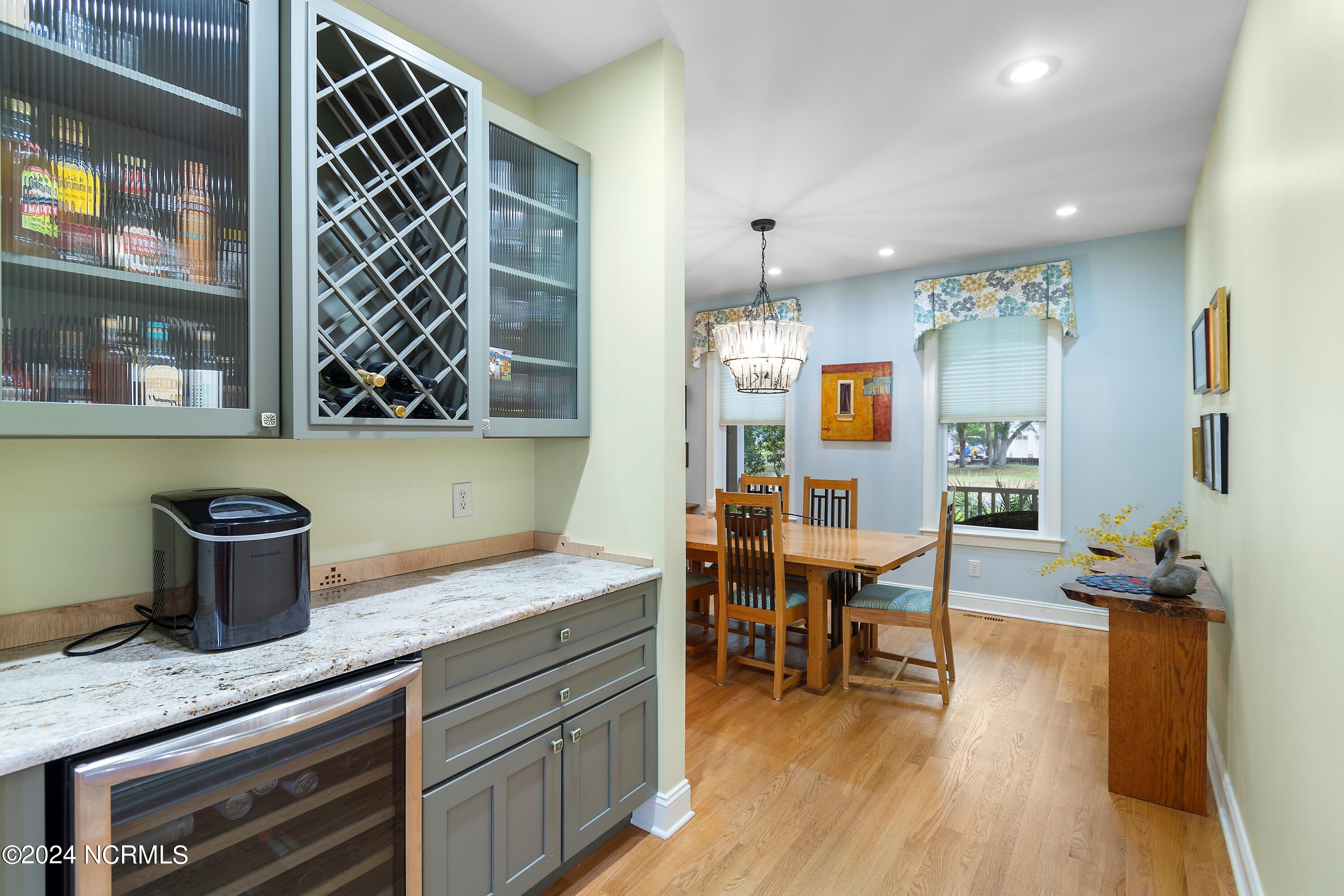 1257 Harbour Gate South SW