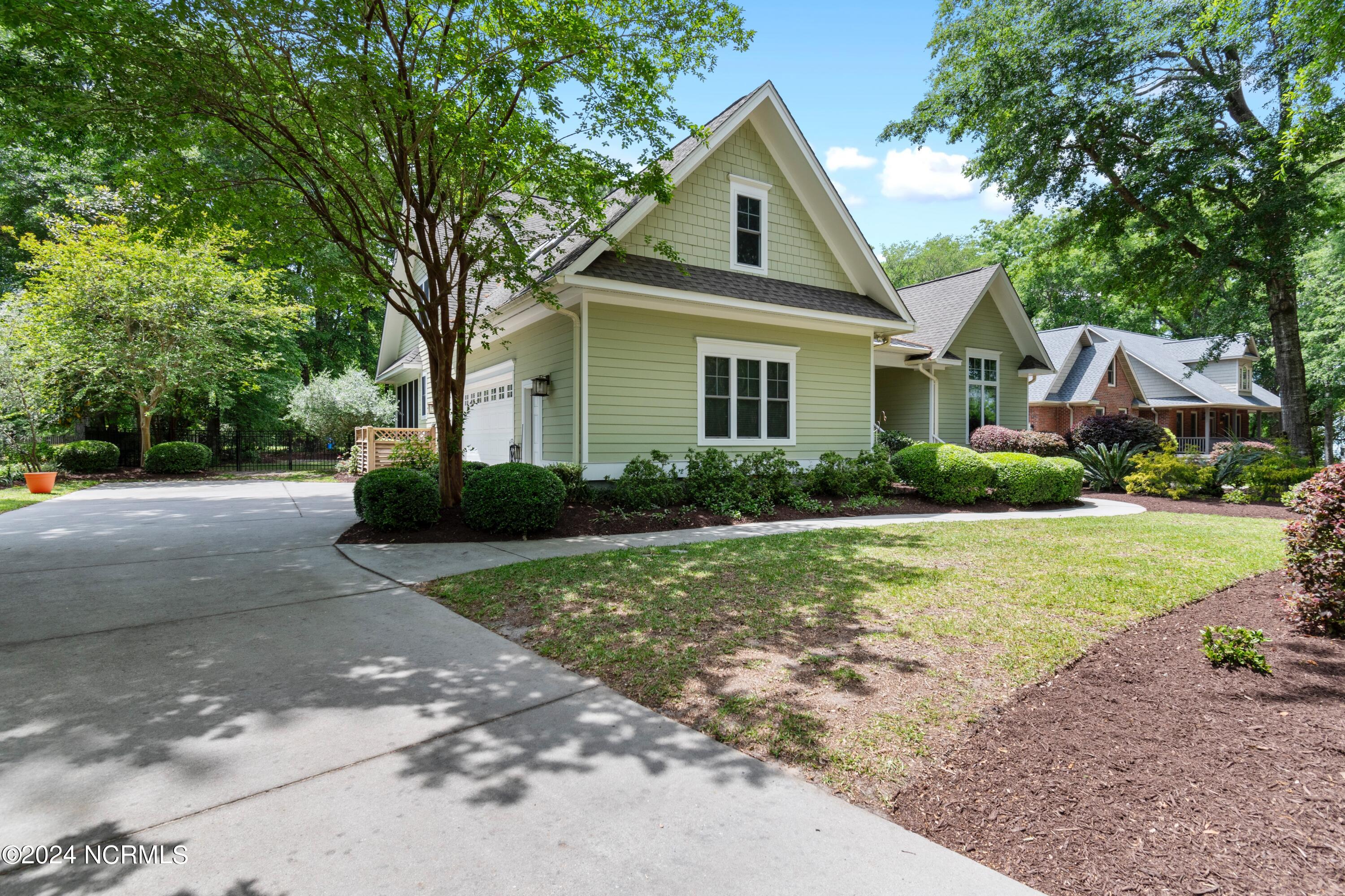 1257 Harbour Gate South SW