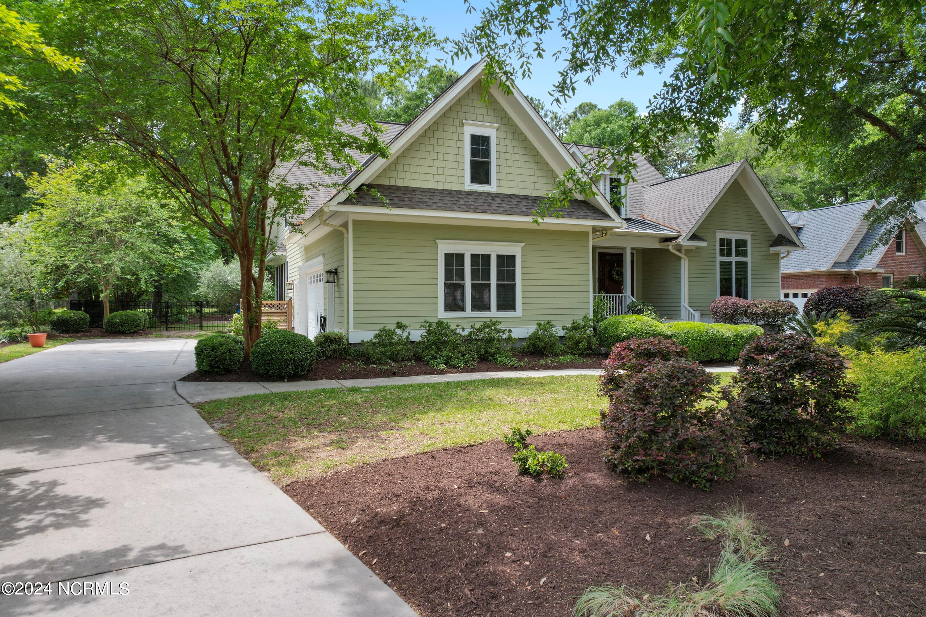 1257 Harbour Gate South SW