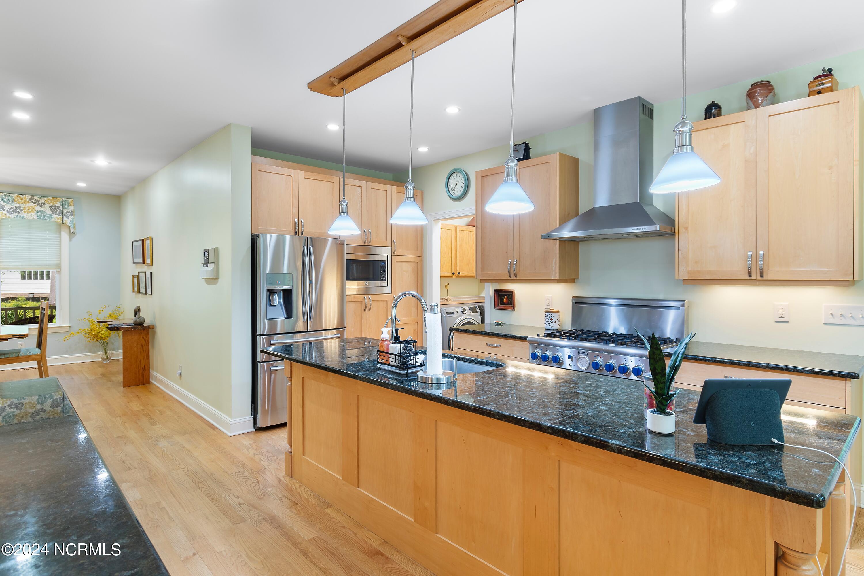 1257 Harbour Gate South SW