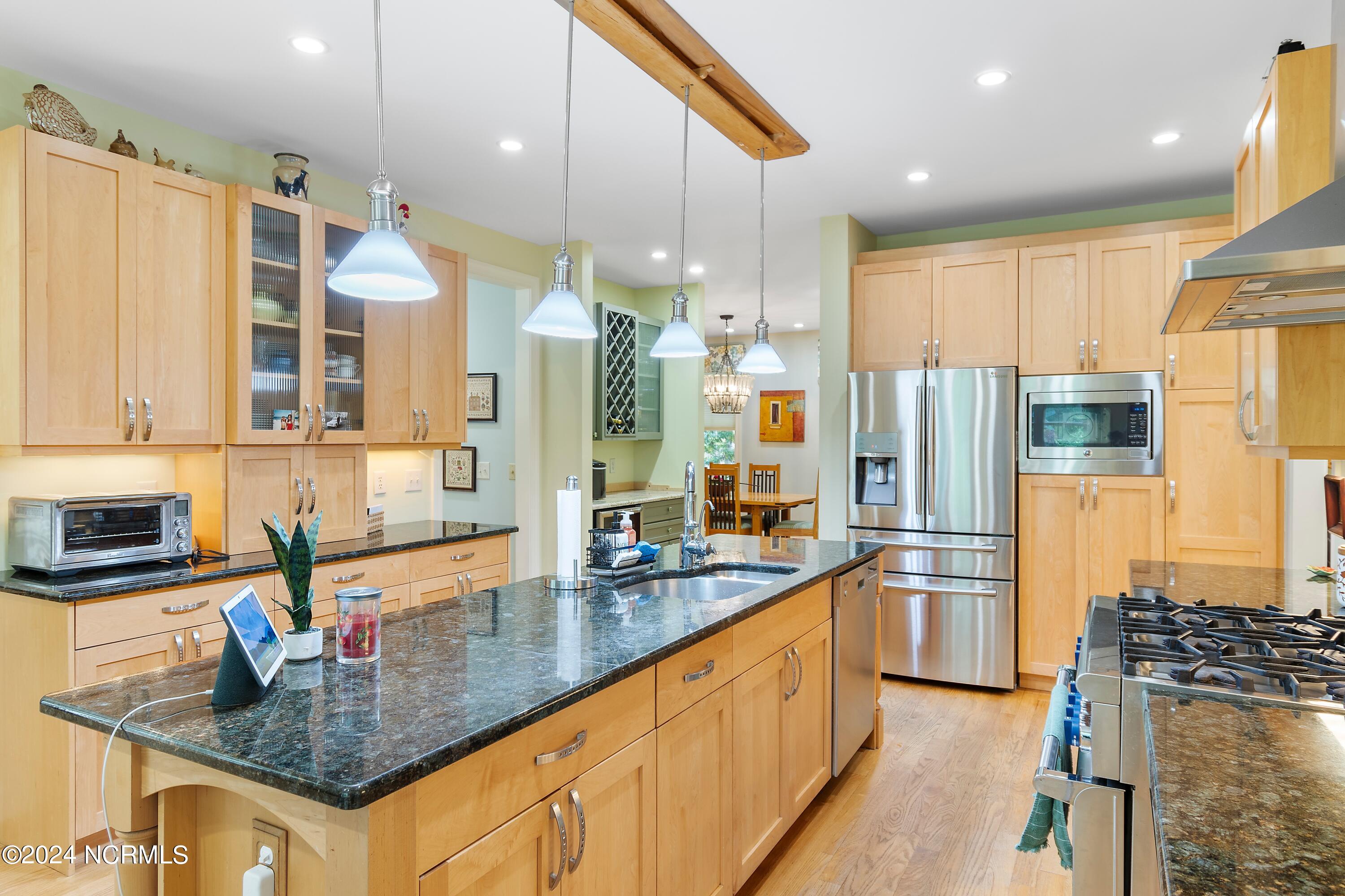 1257 Harbour Gate South SW