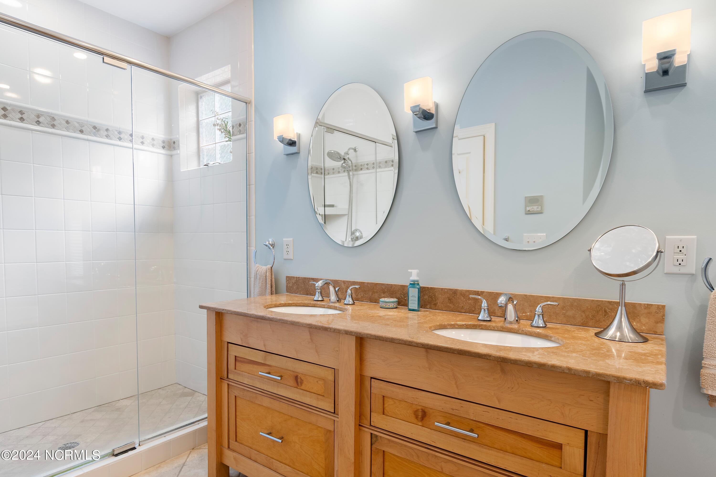 1257 Harbour Gate South SW