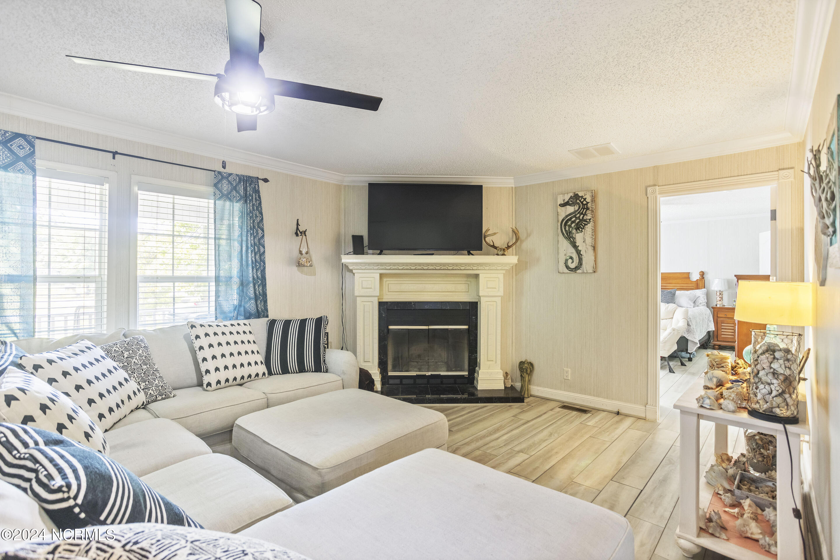 4925 Lakewood Drive SW