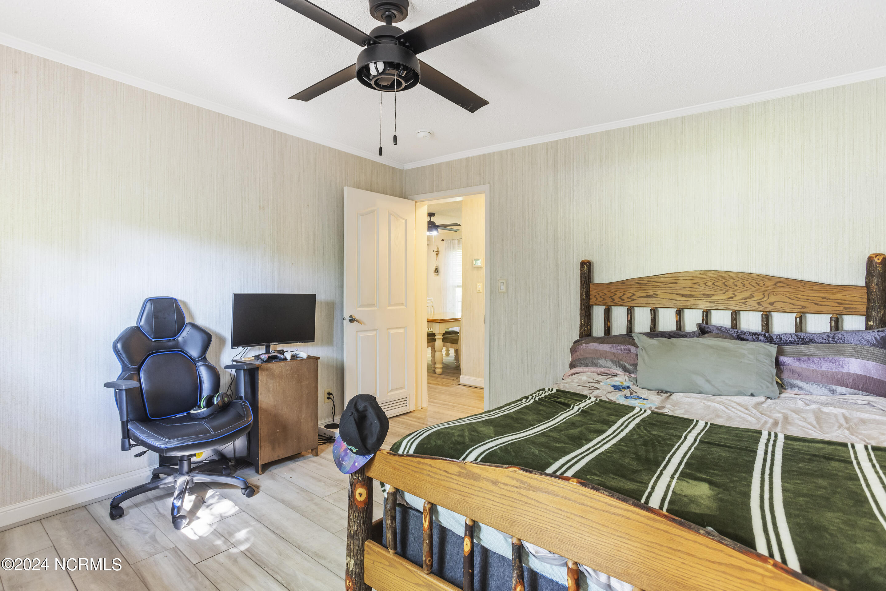 4925 Lakewood Drive SW