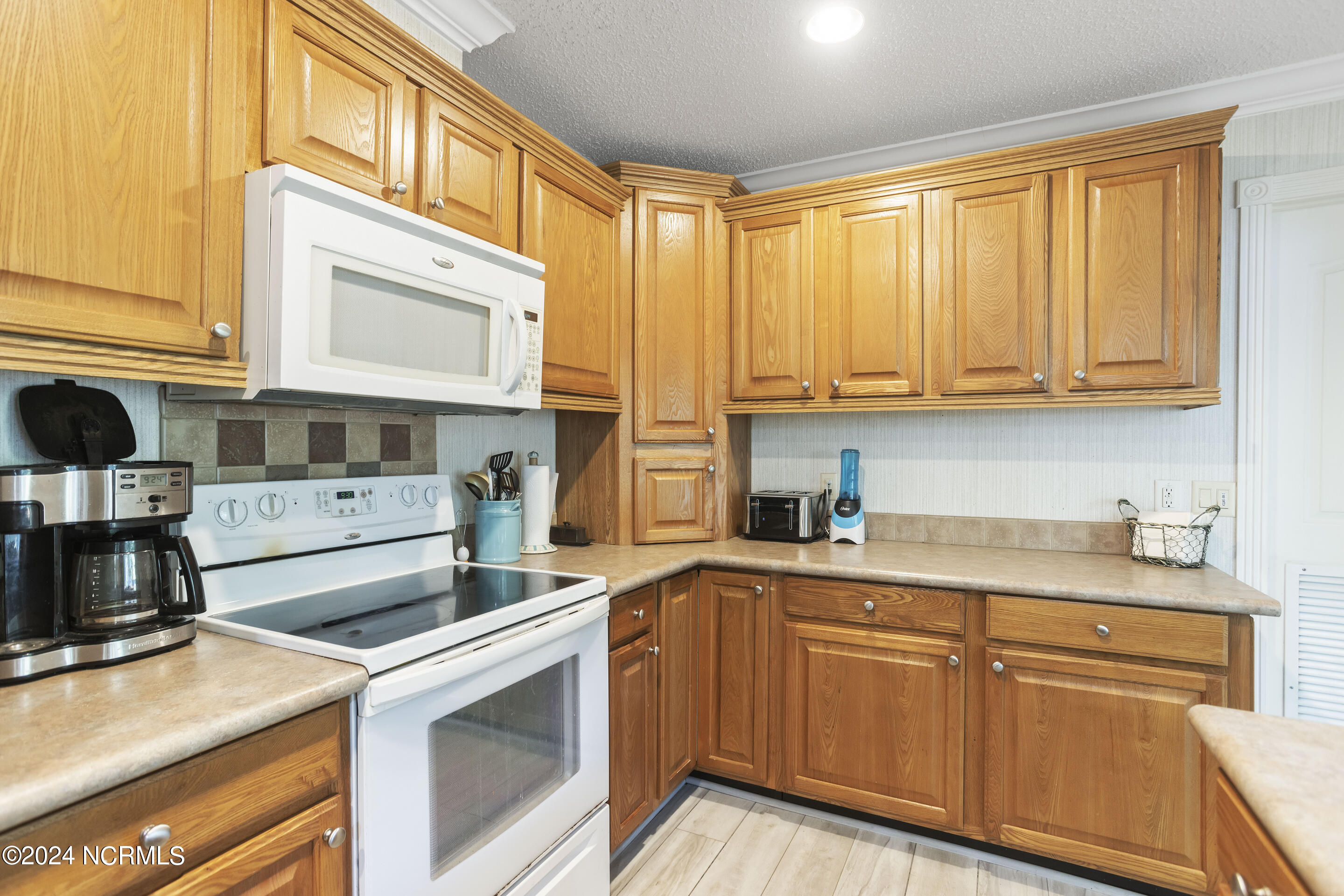 4925 Lakewood Drive SW