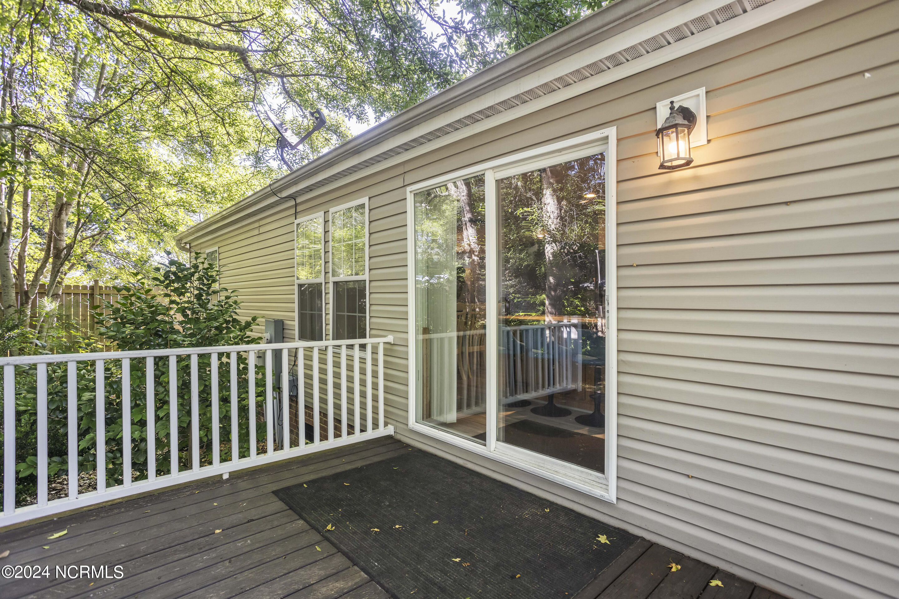 4925 Lakewood Drive SW