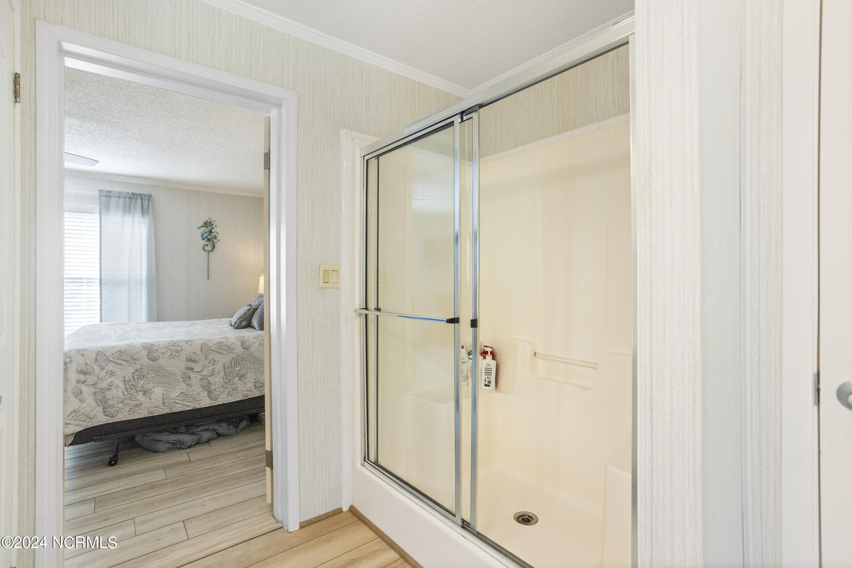 4925 Lakewood Drive SW