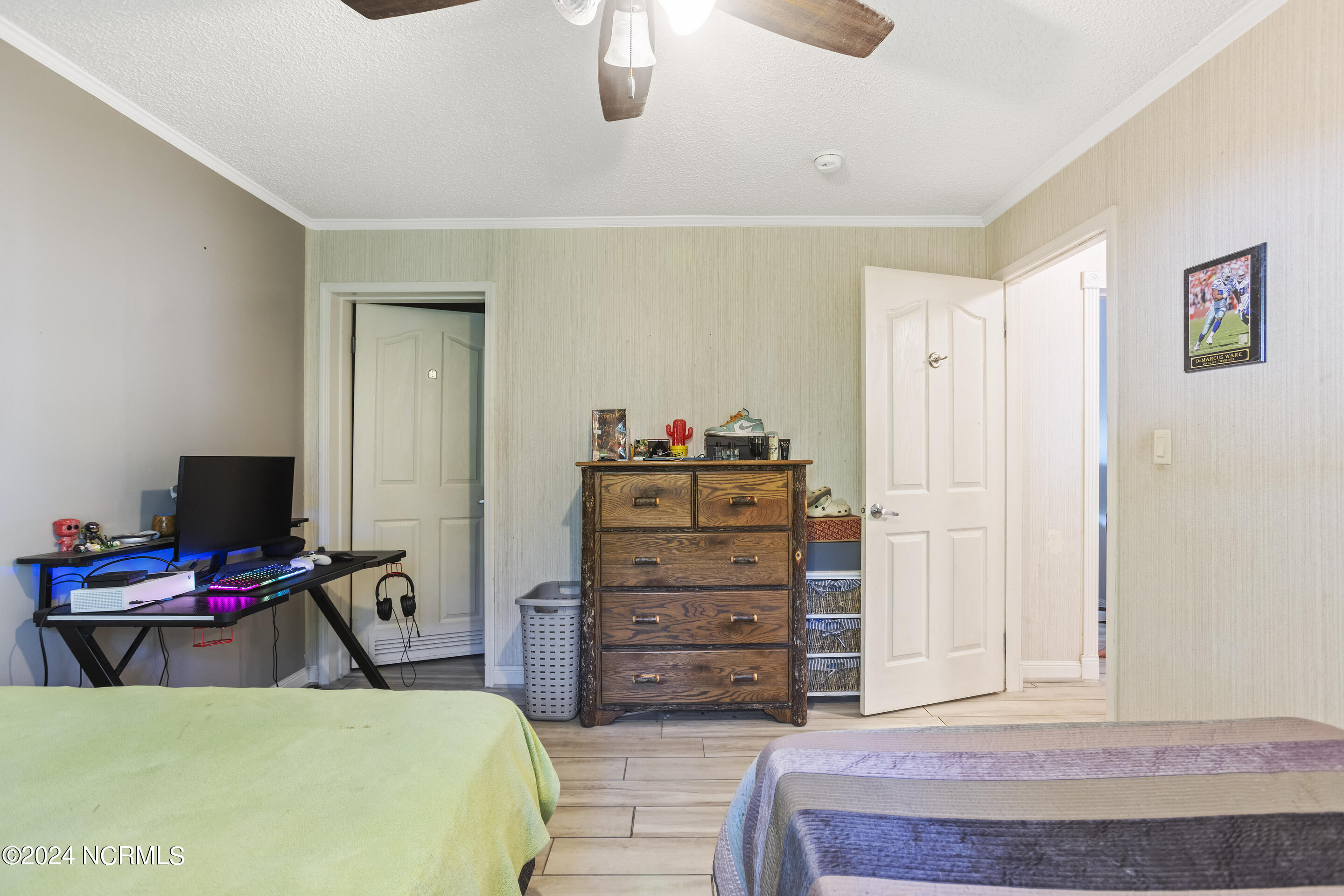 4925 Lakewood Drive SW