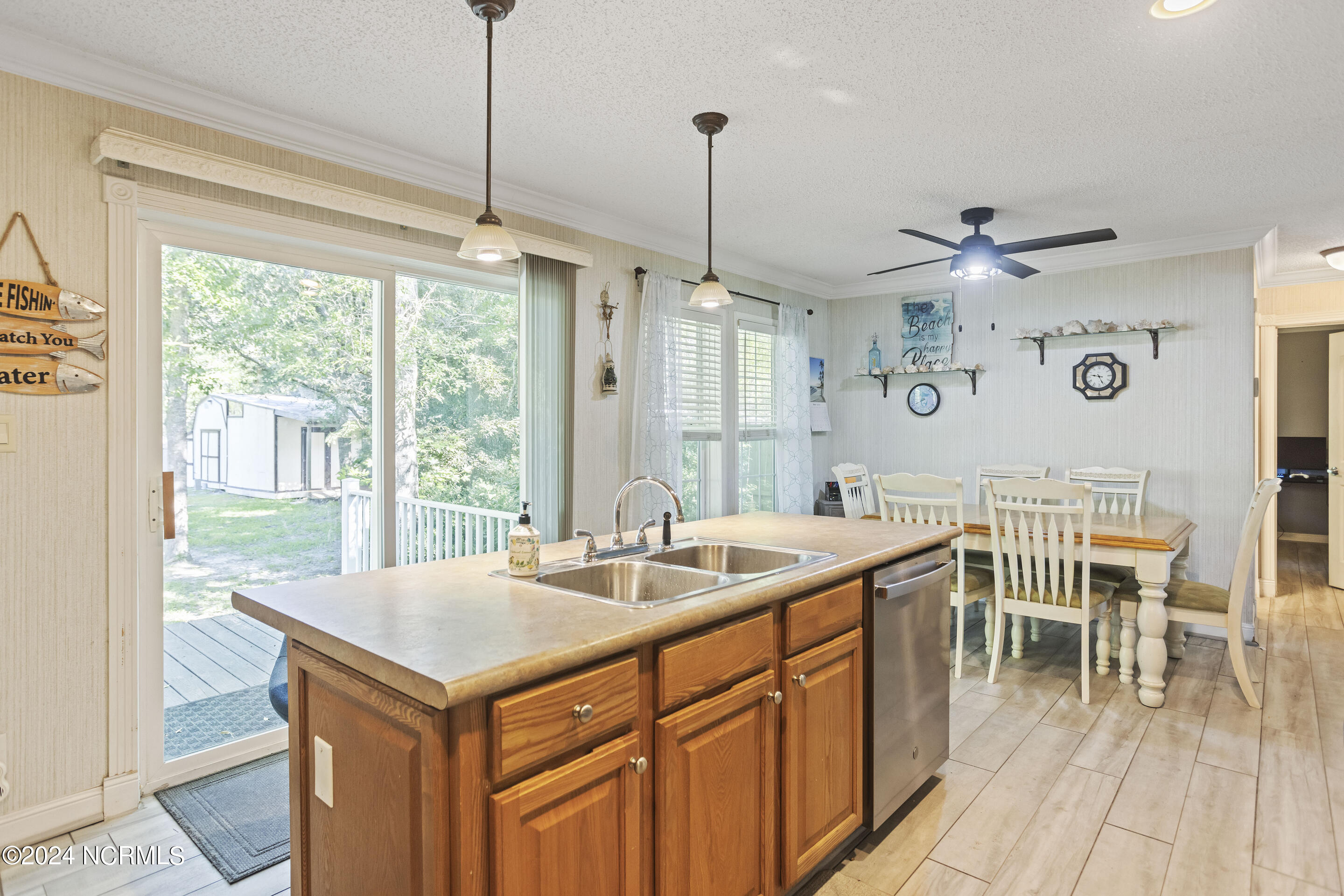 4925 Lakewood Drive SW