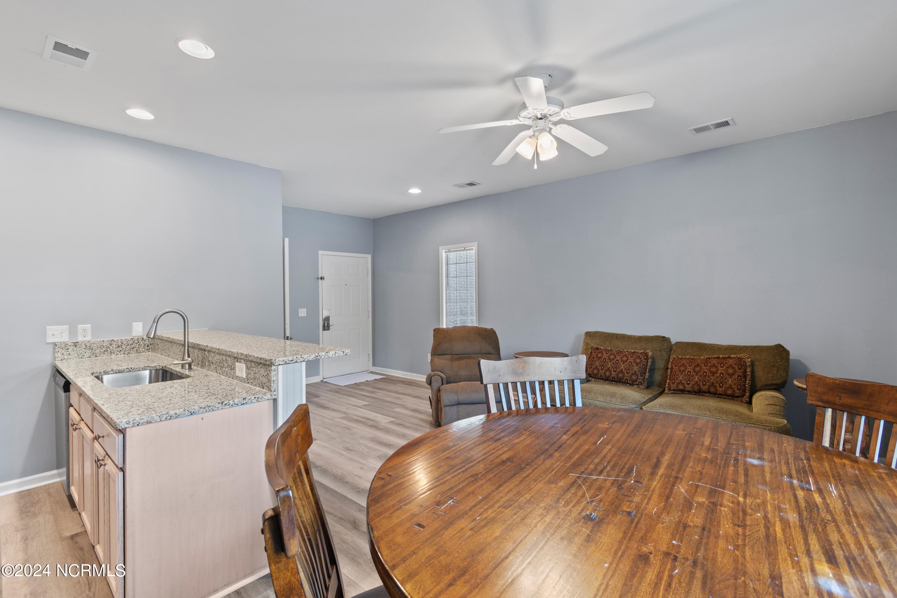 165 Royal Poste Road Unit 2907