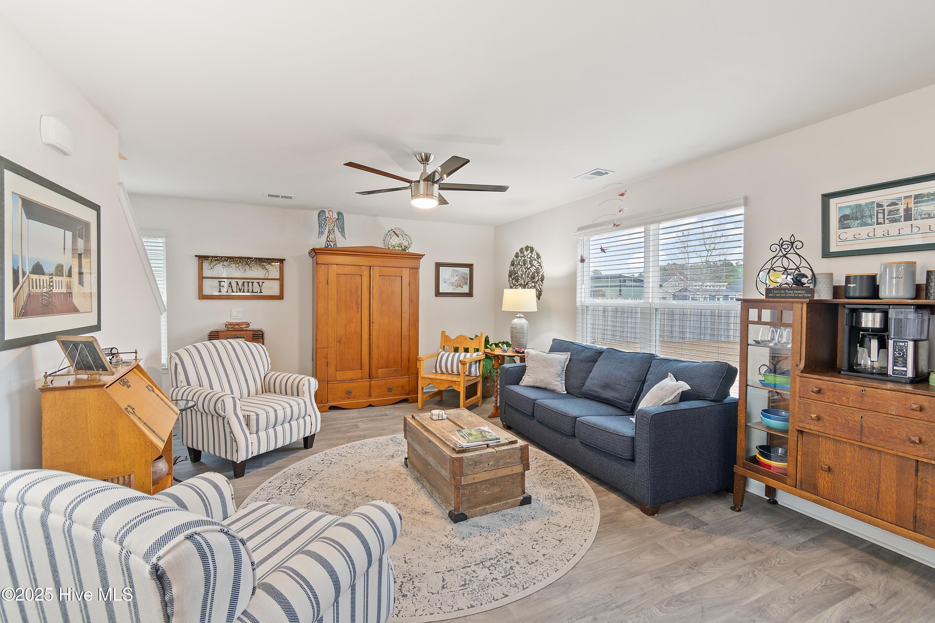 566 Pinecrest Street NW